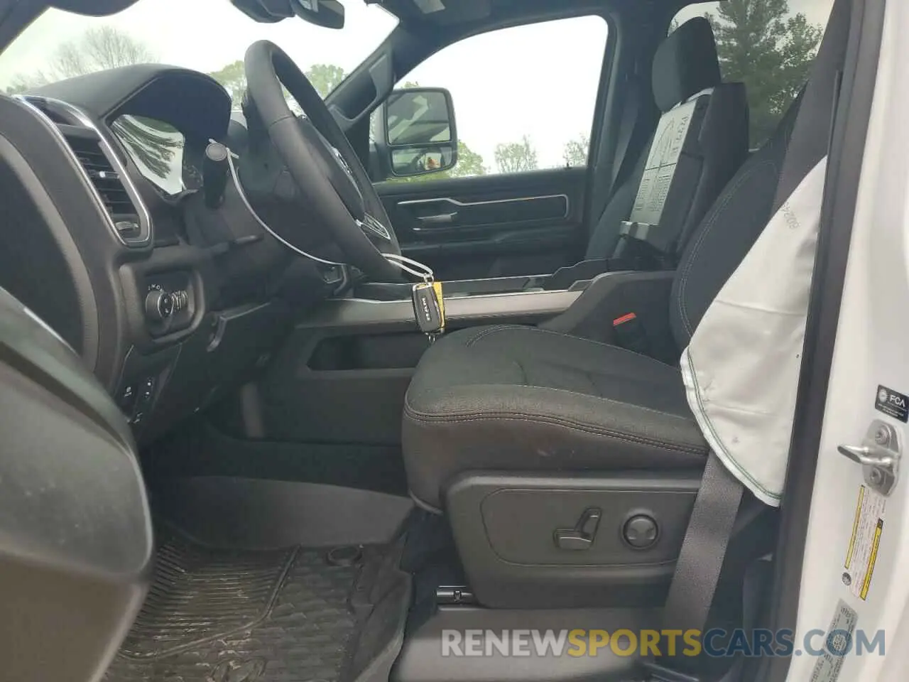 7 Photograph of a damaged car 1C6RREFP6SN612912 RAM 1500 2025