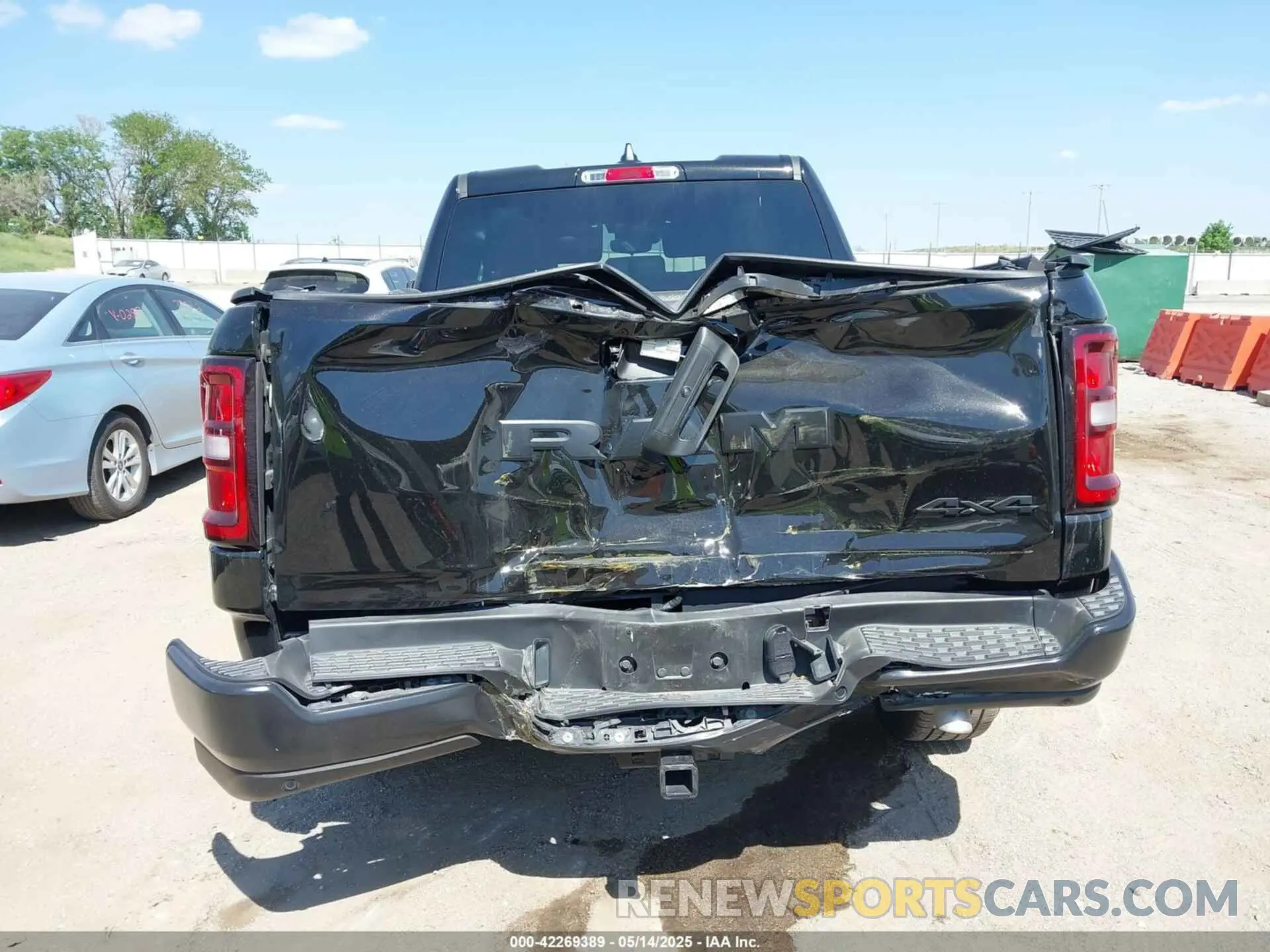 16 Photograph of a damaged car 1C6RRFCG4SN558262 RAM 1500 2025