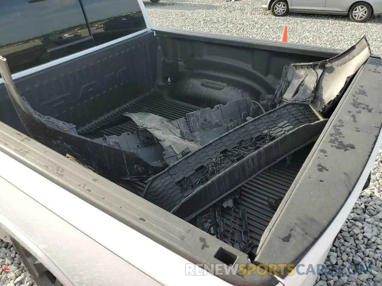 12 Photograph of a damaged car 1C6RRFFG5SN514072 RAM 1500 2025