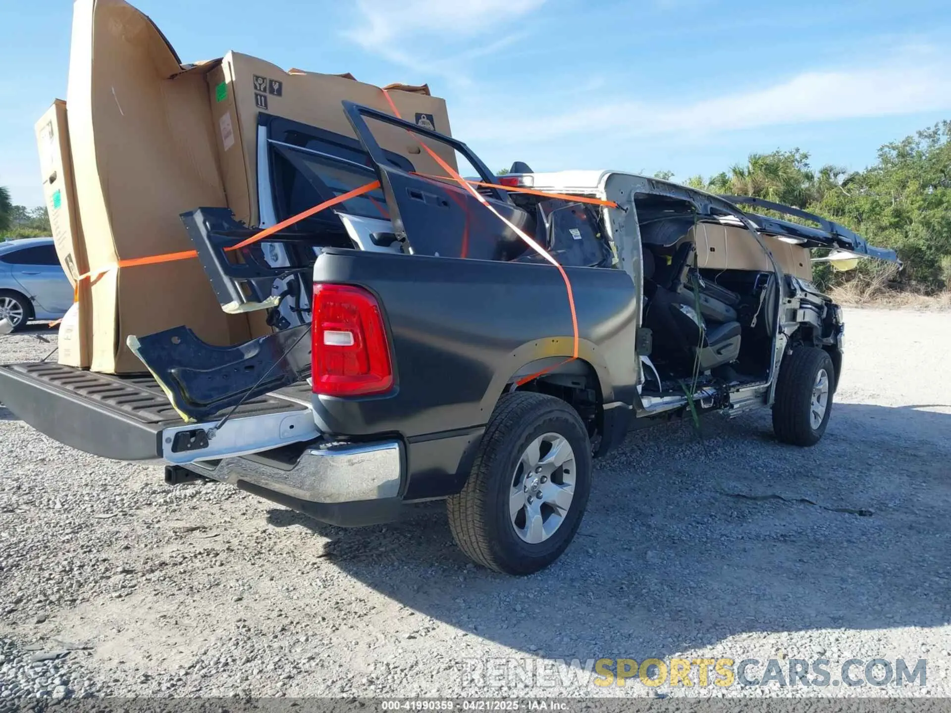 4 Photograph of a damaged car 1C6RRFFG5SN548576 RAM 1500 2025