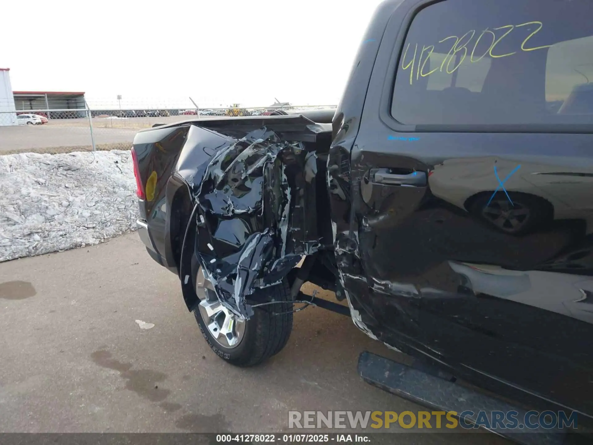 6 Photograph of a damaged car 1C6RRFFG6SN504120 RAM 1500 2025