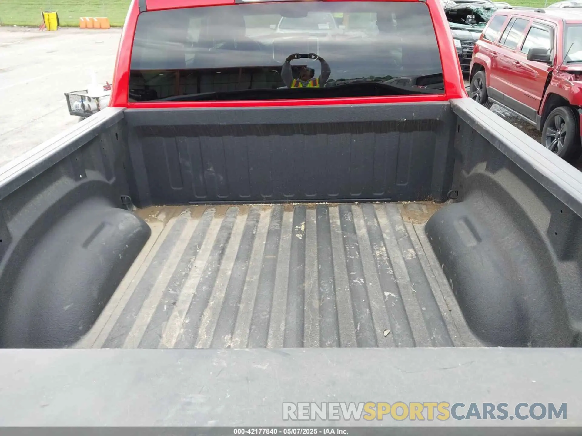 18 Photograph of a damaged car 1C6RRFFG8SN535692 RAM 1500 2025