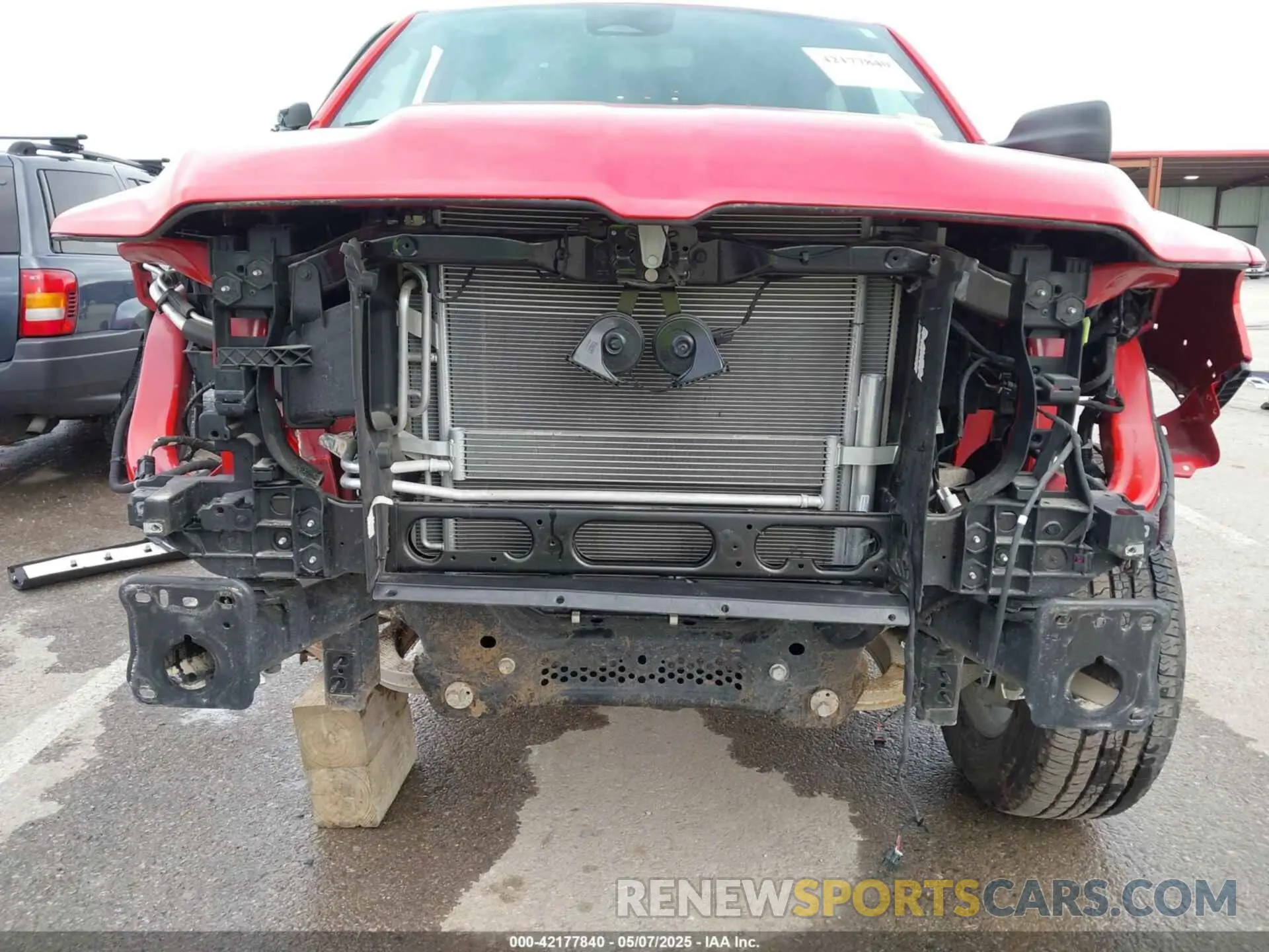 19 Photograph of a damaged car 1C6RRFFG8SN535692 RAM 1500 2025