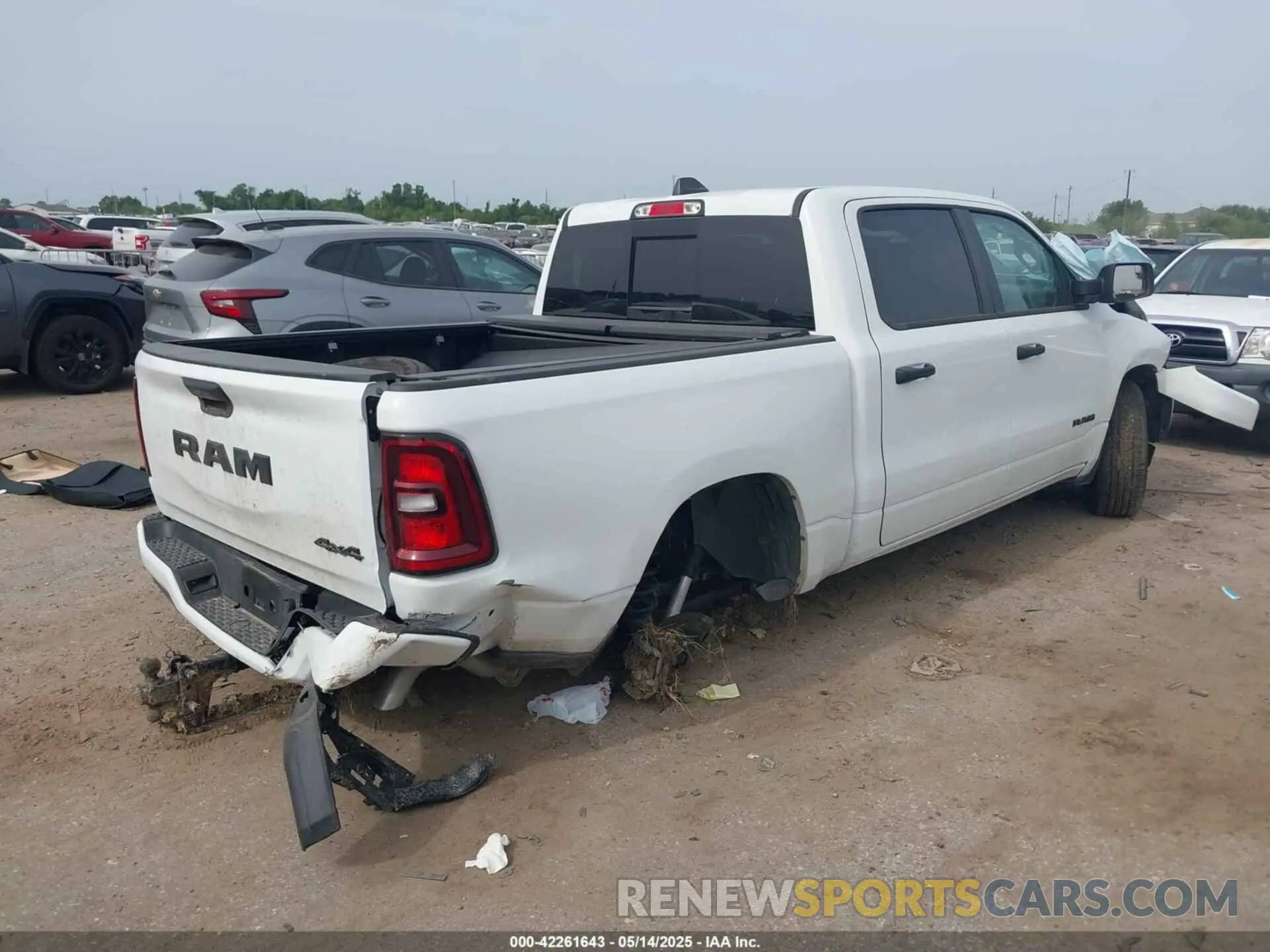 4 Photograph of a damaged car 1C6RRFGG2SN572641 RAM 1500 2025