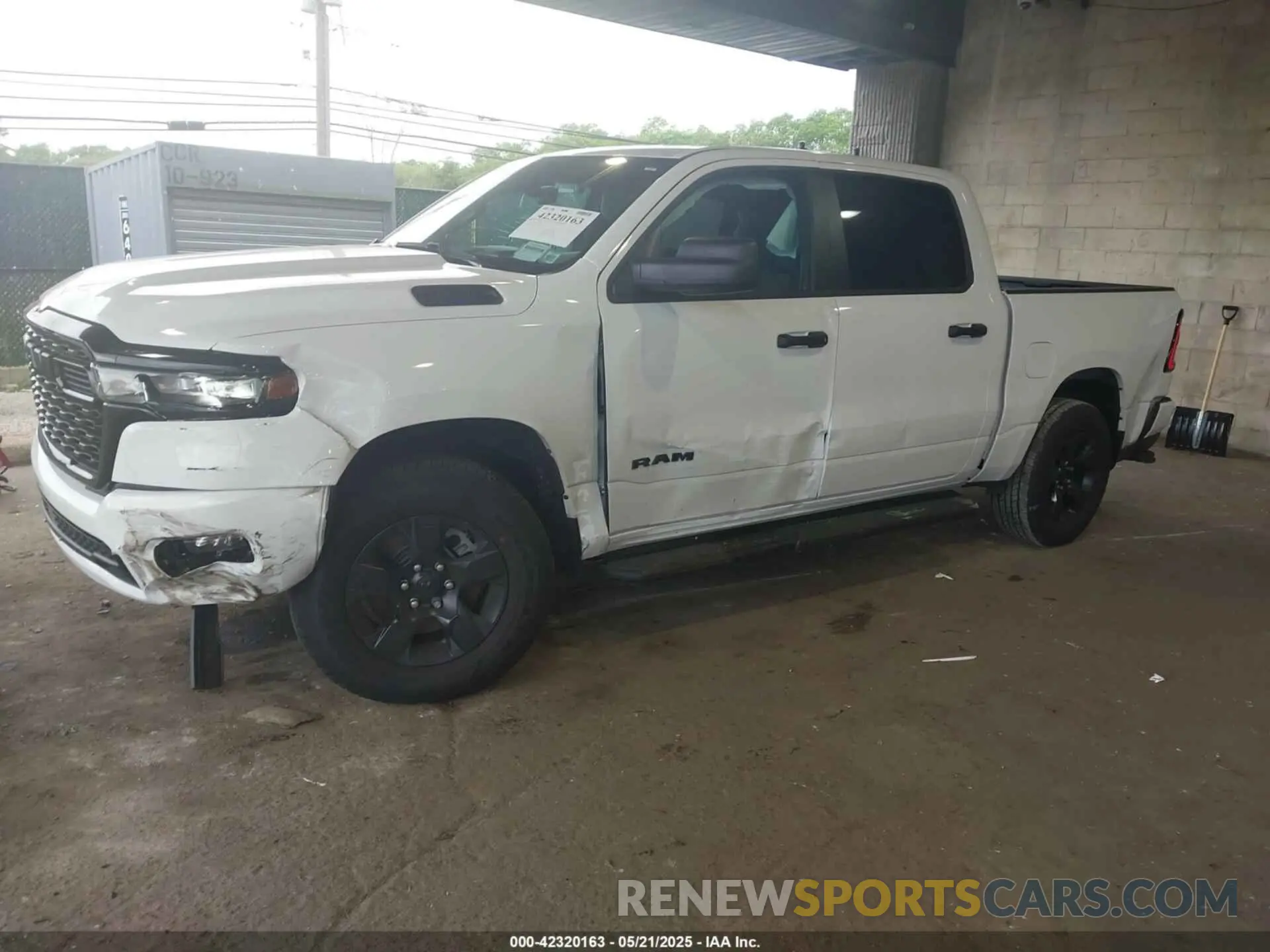 2 Photograph of a damaged car 1C6RRFGG2SN666762 RAM 1500 2025