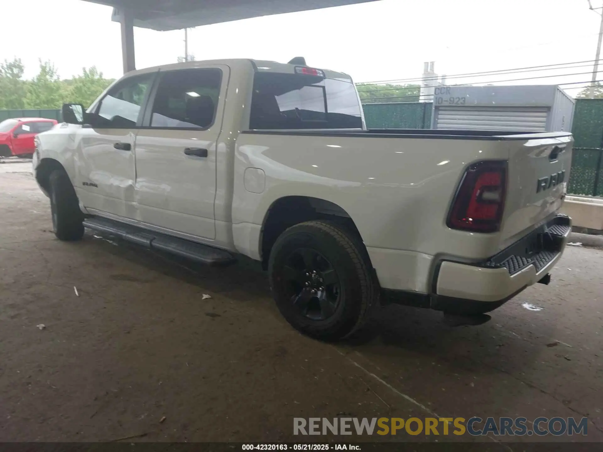 3 Photograph of a damaged car 1C6RRFGG2SN666762 RAM 1500 2025