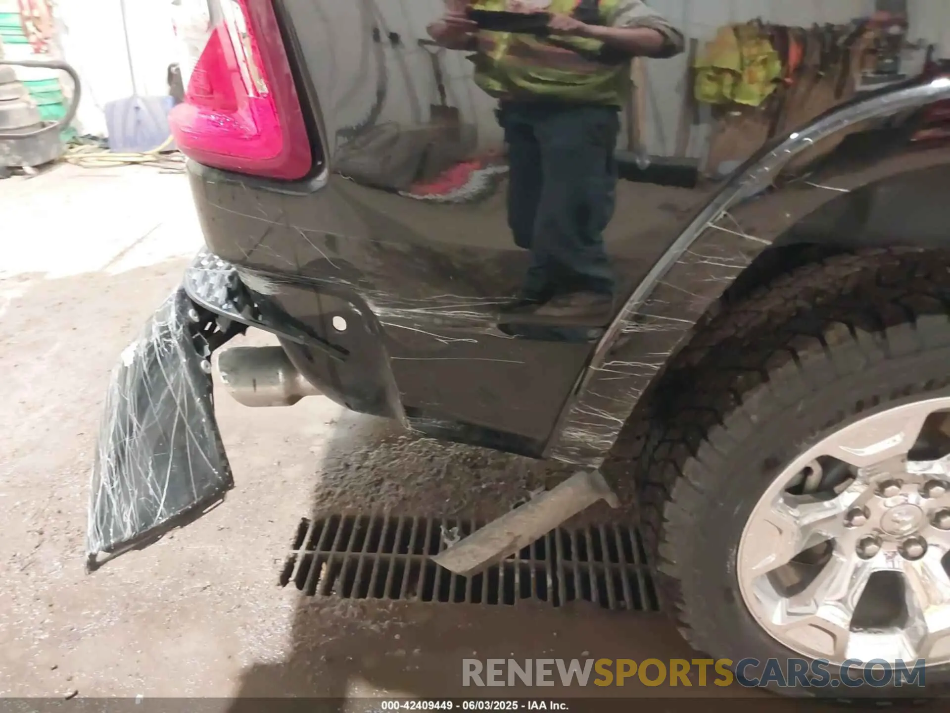 21 Photograph of a damaged car 1C6SRFBP9SN502384 RAM 1500 2025