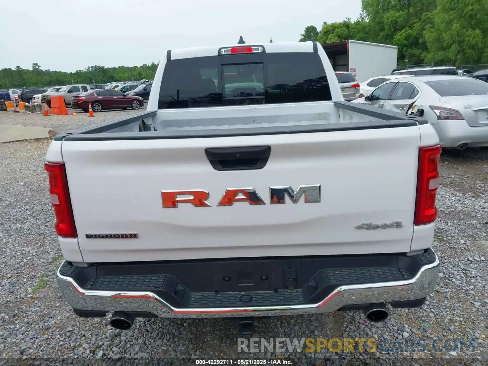 16 Photograph of a damaged car 1C6SRFFP0SN562192 RAM 1500 2025