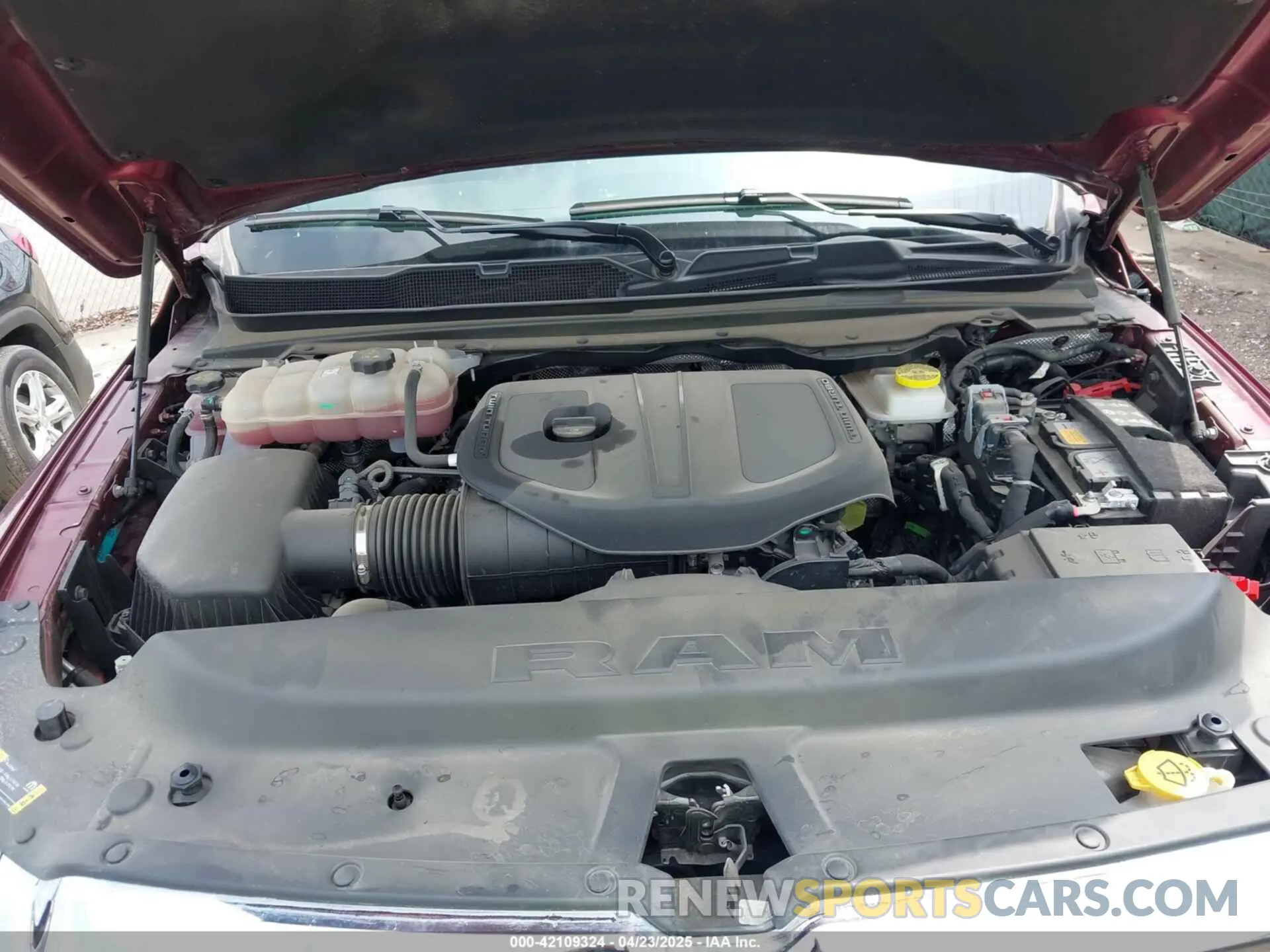 10 Photograph of a damaged car 1C6SRFFP0SN583236 RAM 1500 2025