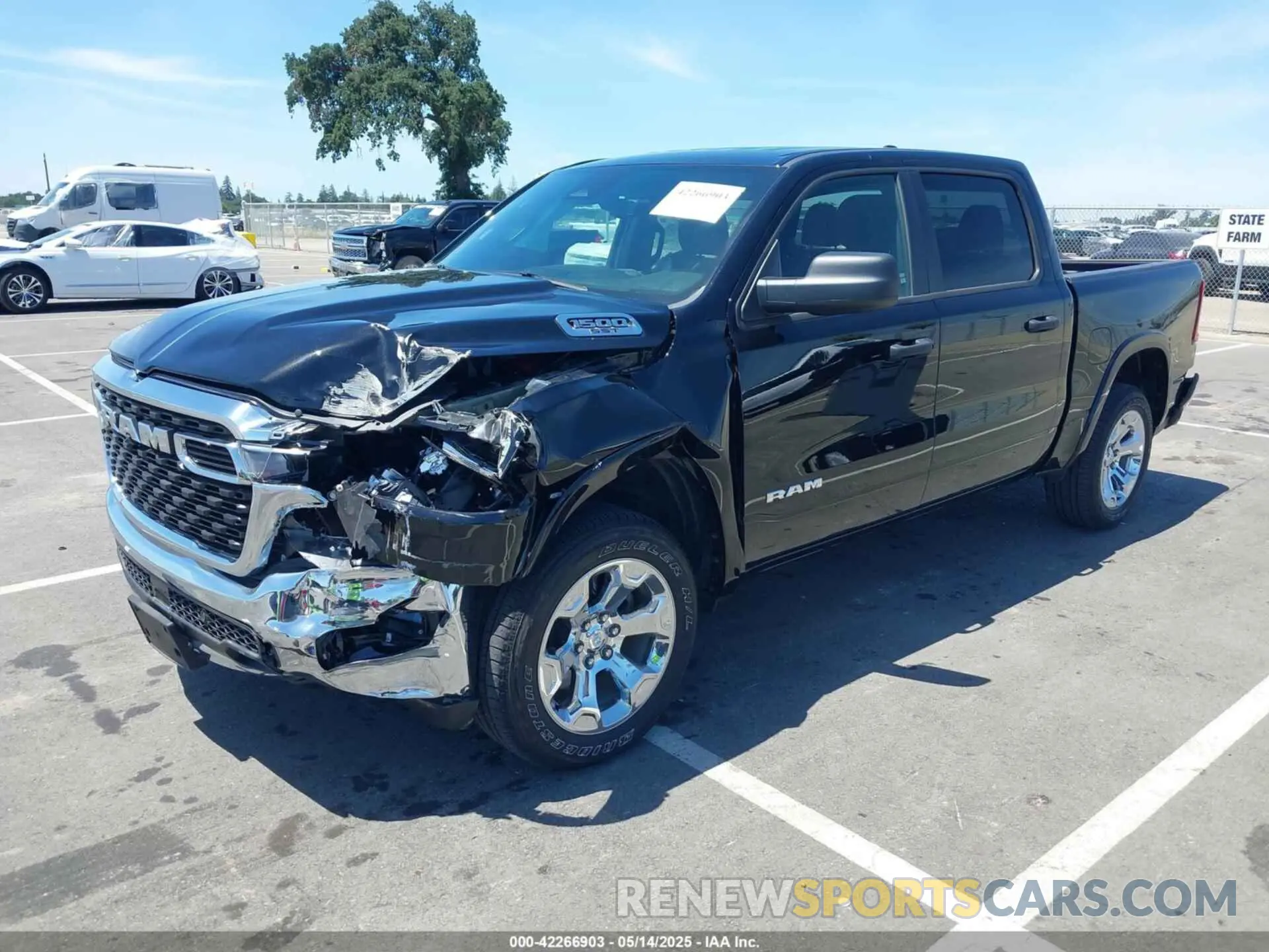 2 Photograph of a damaged car 1C6SRFFP2SN538752 RAM 1500 2025