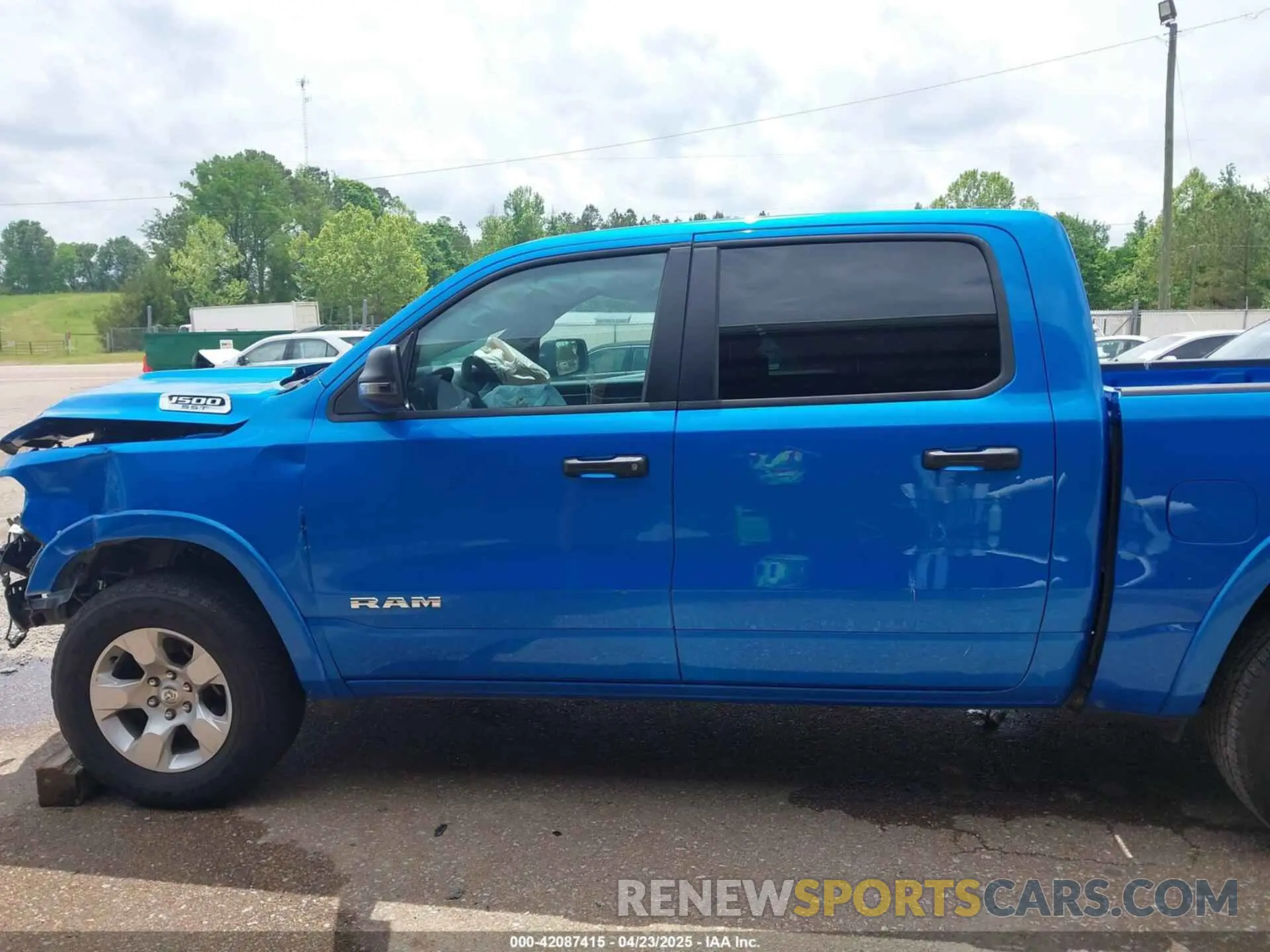 15 Photograph of a damaged car 1C6SRFFP2SN562047 RAM 1500 2025