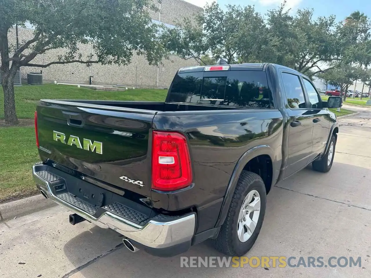4 Photograph of a damaged car 1C6SRFFP3SN562722 RAM 1500 2025