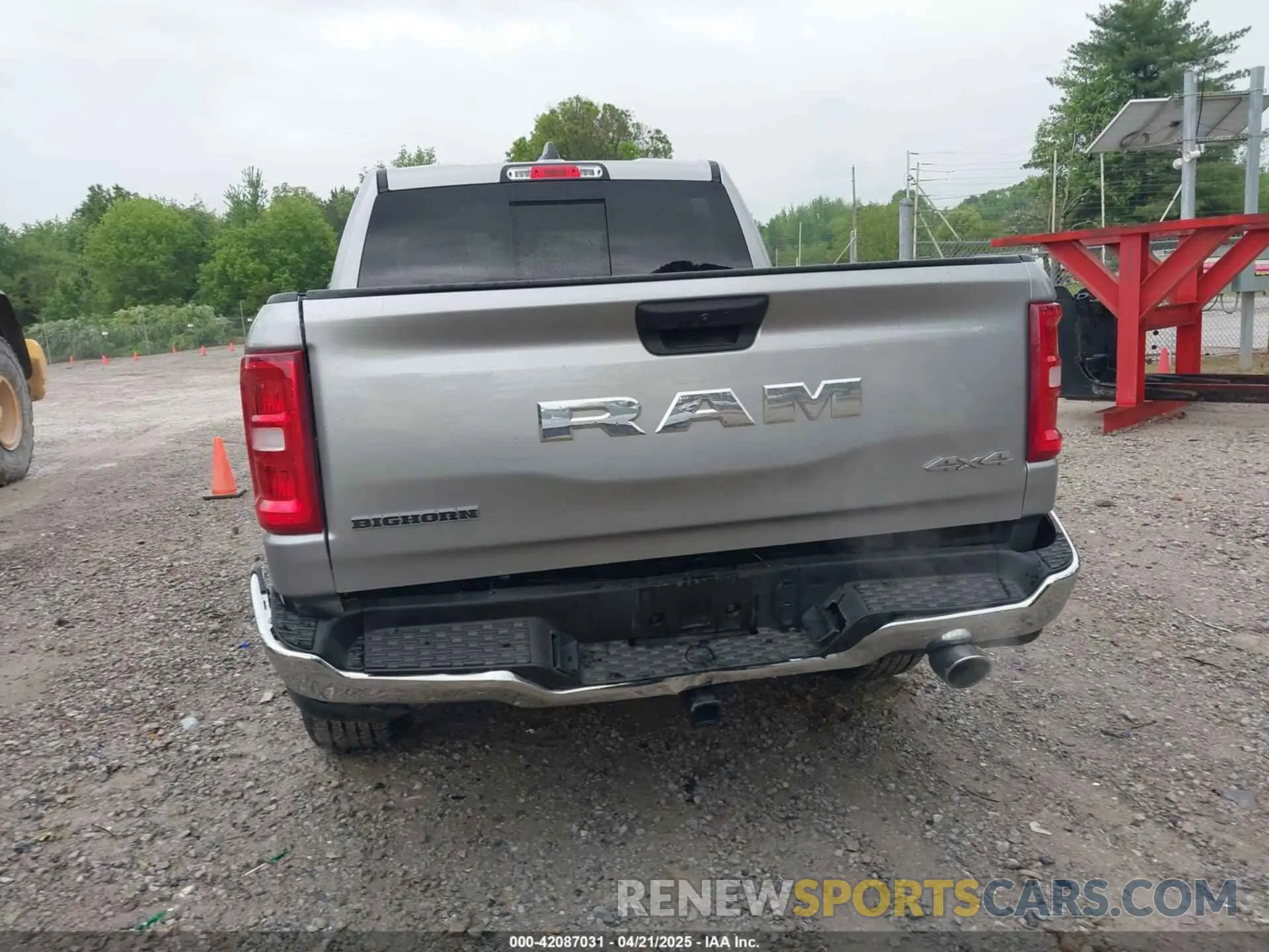 16 Photograph of a damaged car 1C6SRFFP3SN581030 RAM 1500 2025