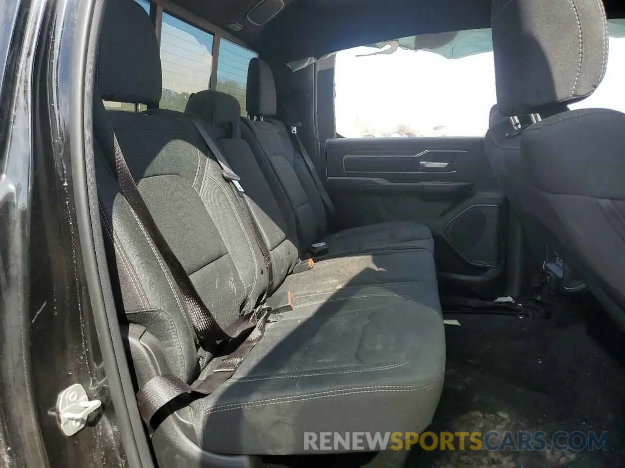10 Photograph of a damaged car 1C6SRFFP3SN584185 RAM 1500 2025