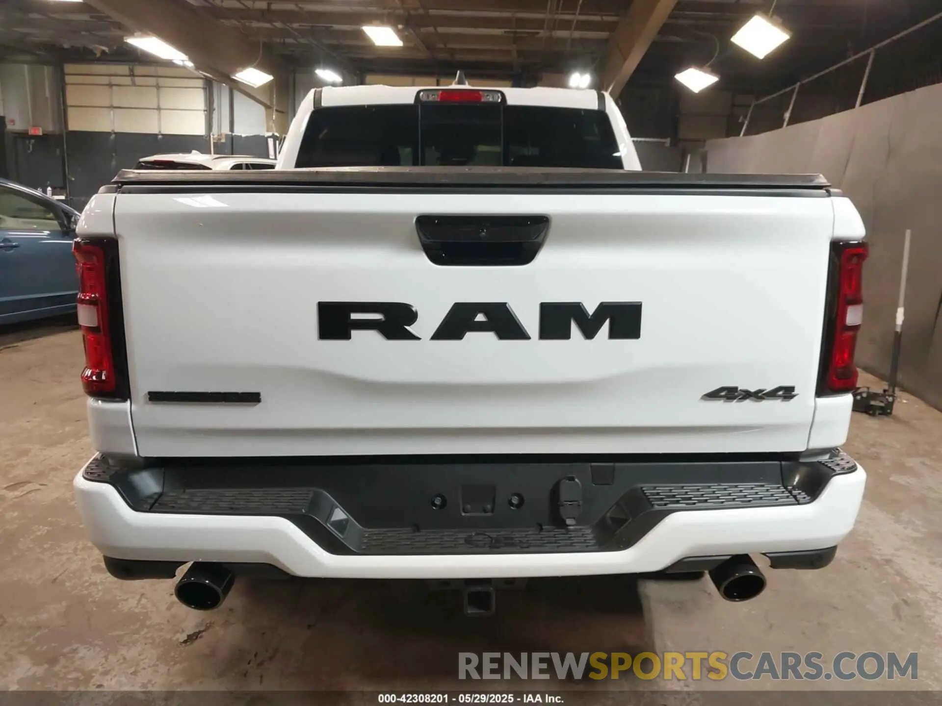 17 Photograph of a damaged car 1C6SRFFP9SN703082 RAM 1500 2025
