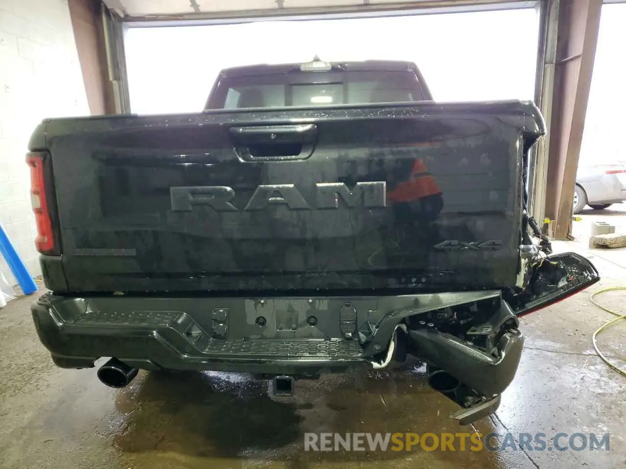 6 Photograph of a damaged car 1C6SRFFPXSN511220 RAM 1500 2025