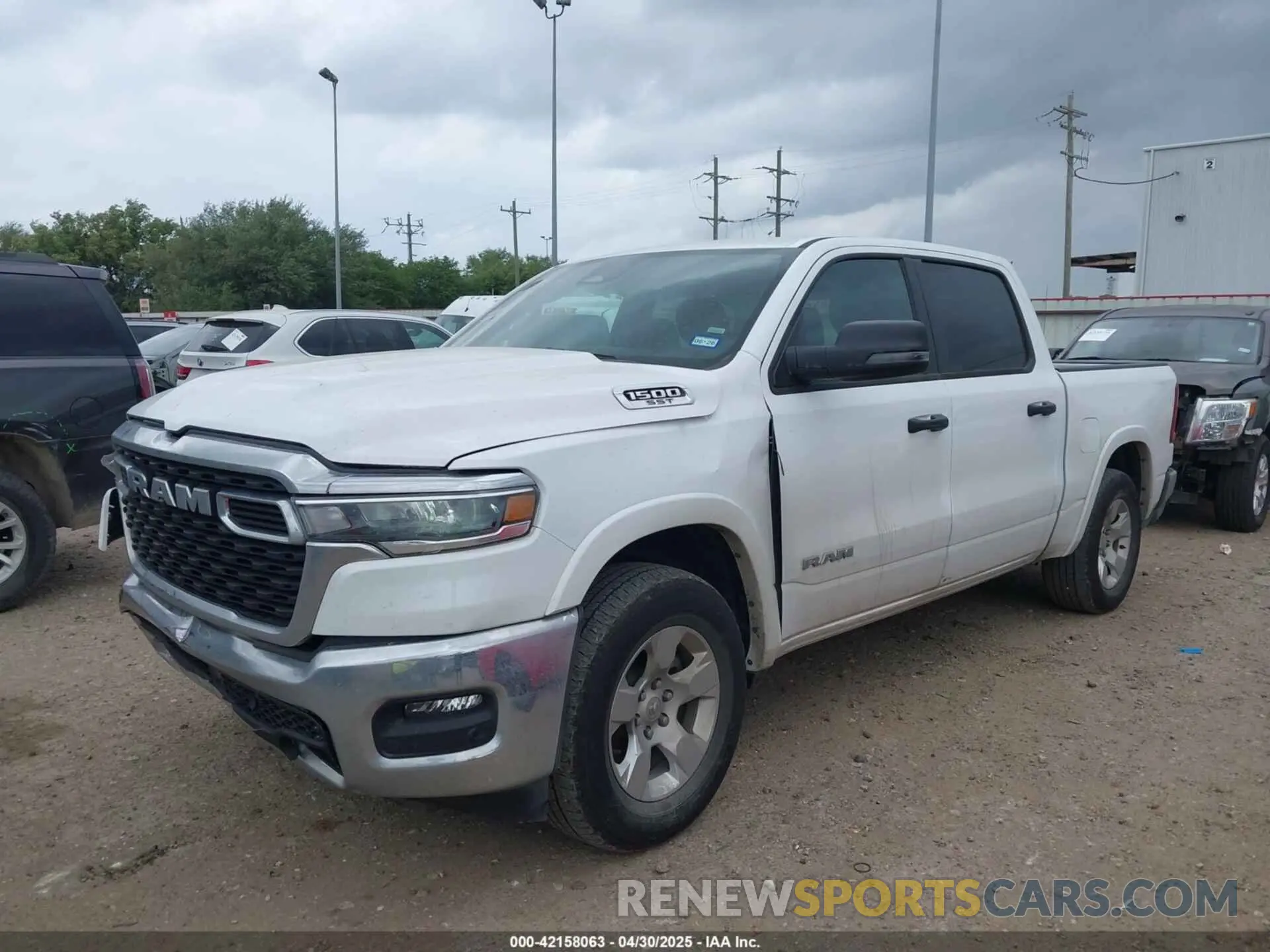 2 Photograph of a damaged car 1C6SRFFPXSN581512 RAM 1500 2025