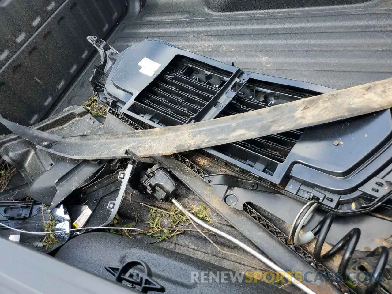 13 Photograph of a damaged car 1C6SRFGP0SN669726 RAM 1500 2025