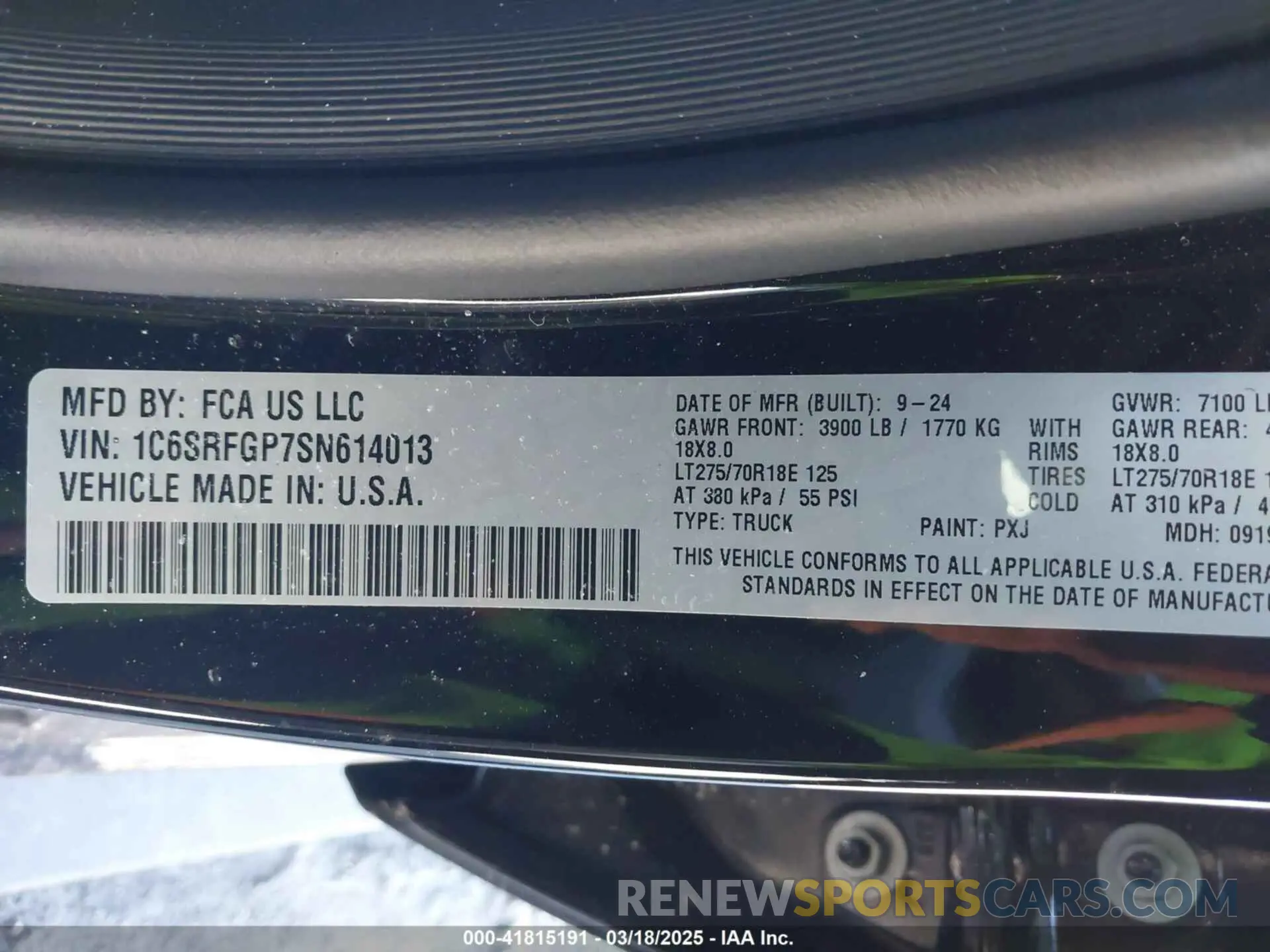 9 Photograph of a damaged car 1C6SRFGP7SN614013 RAM 1500 2025