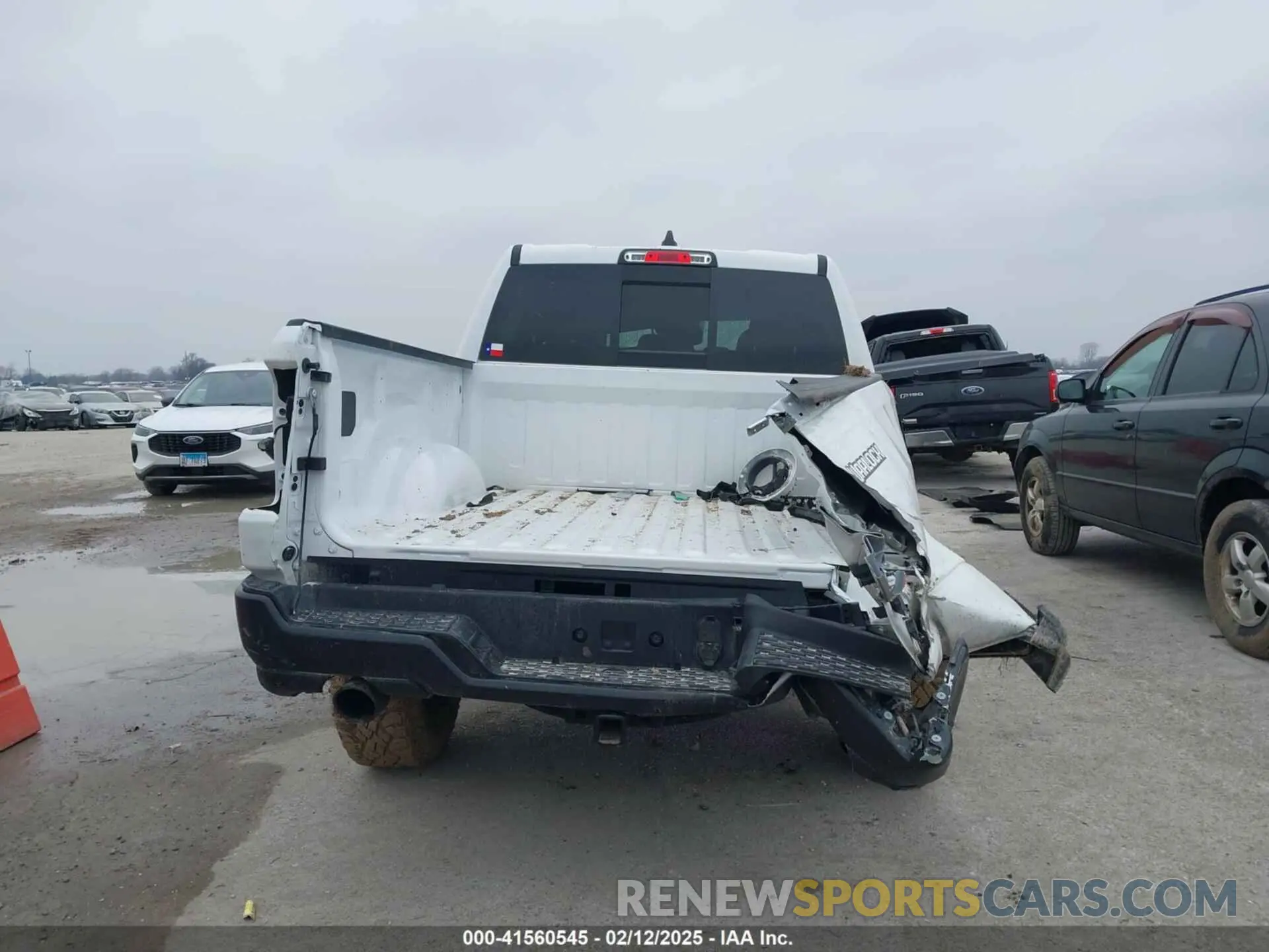 16 Photograph of a damaged car 1C6SRFGPXSN605029 RAM 1500 2025