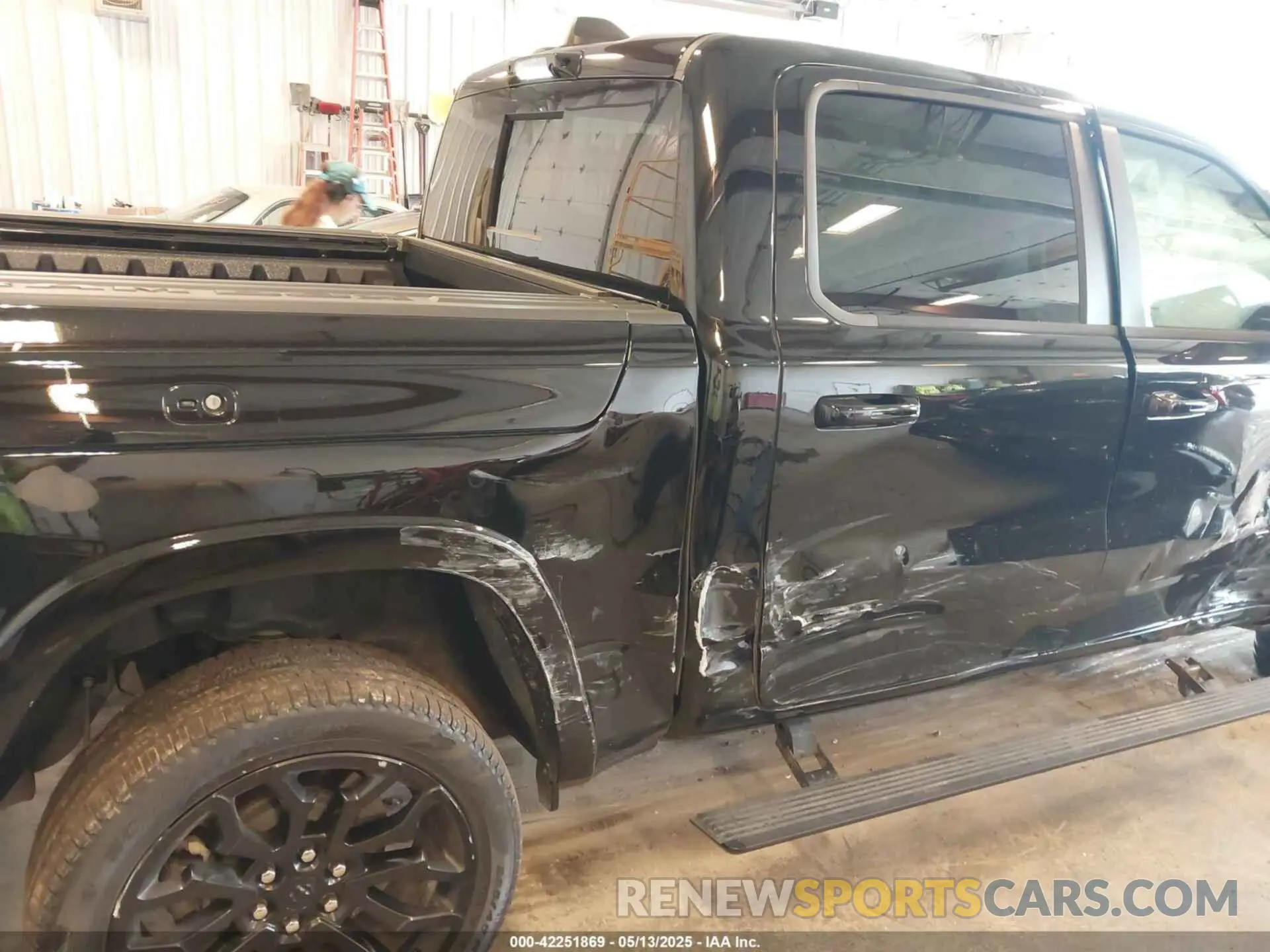 6 Photograph of a damaged car 1C6SRFHP0SN569429 RAM 1500 2025