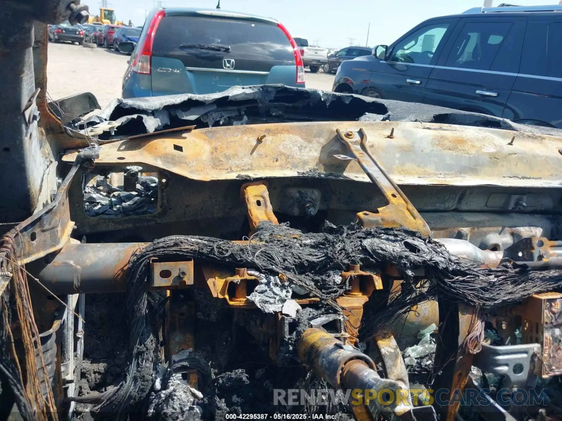 7 Photograph of a damaged car 1C6SRFHP5SN556000 RAM 1500 2025