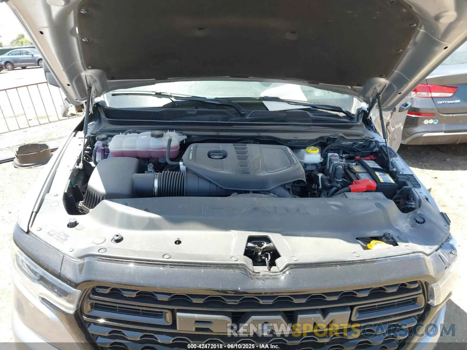 10 Photograph of a damaged car 1C6SRFHP8SN635113 RAM 1500 2025