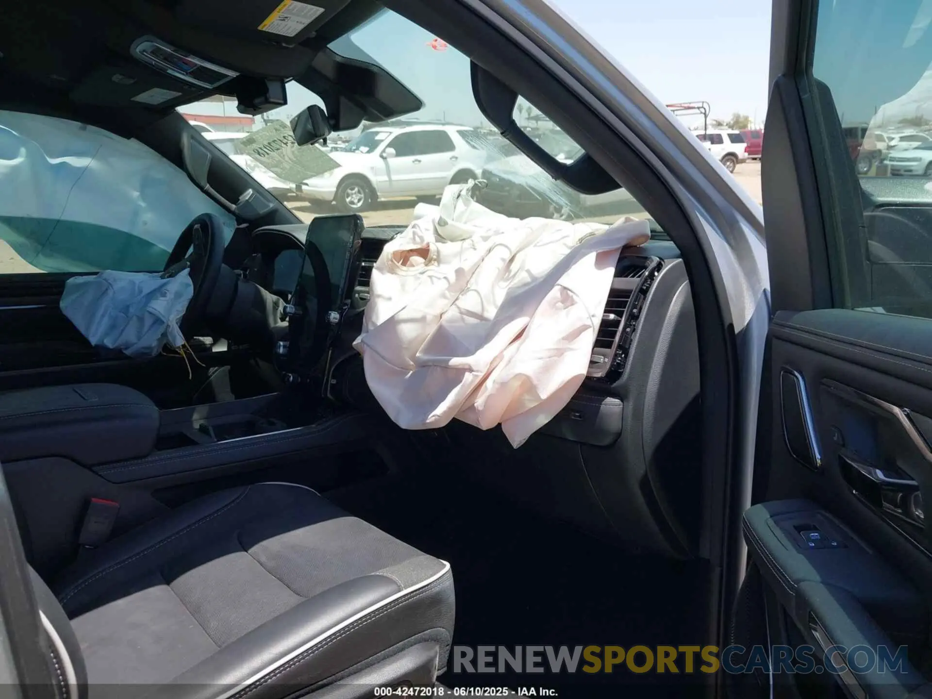 5 Photograph of a damaged car 1C6SRFHP8SN635113 RAM 1500 2025