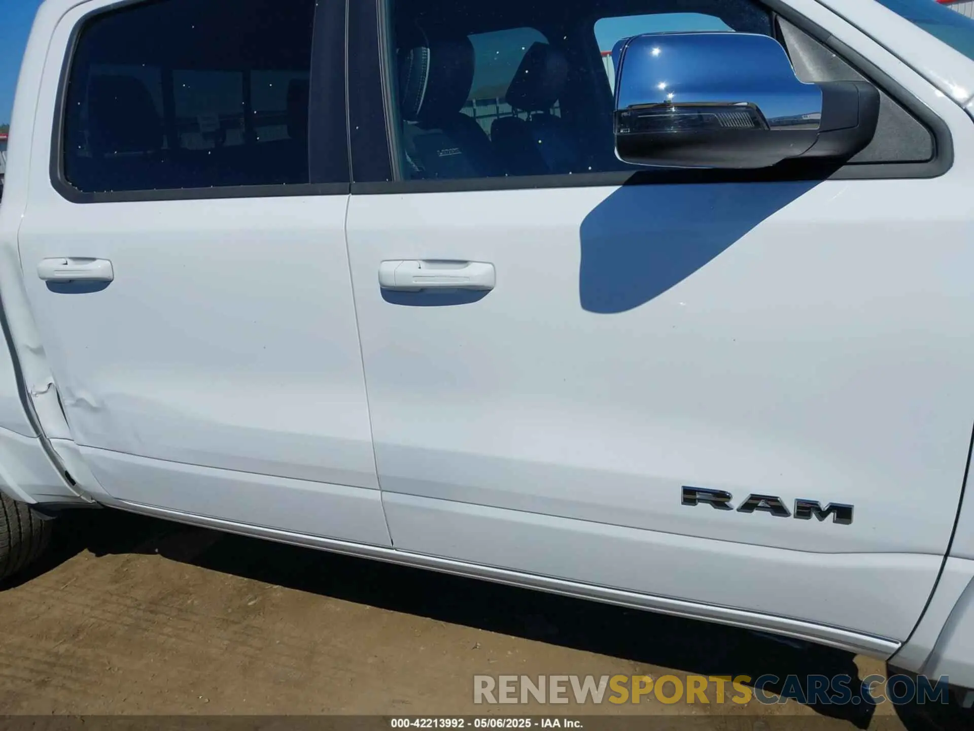 13 Photograph of a damaged car 1C6SRFJP0SN562863 RAM 1500 2025