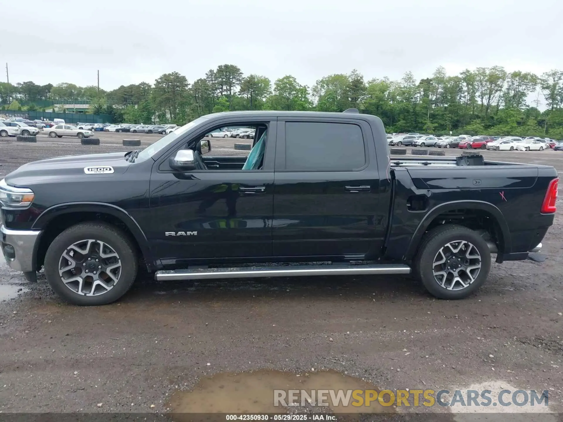 14 Photograph of a damaged car 1C6SRFJP2SN514524 RAM 1500 2025