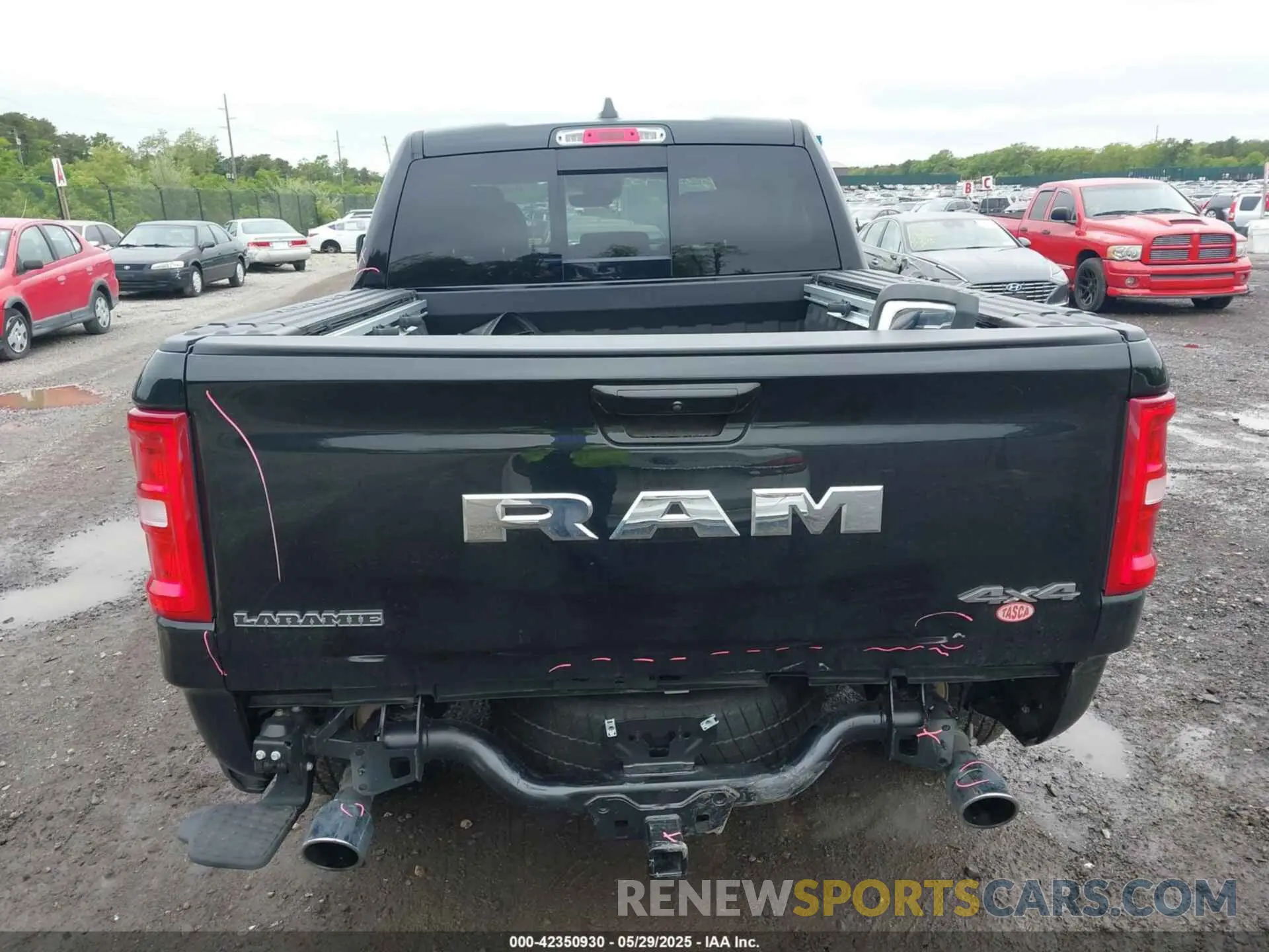 16 Photograph of a damaged car 1C6SRFJP2SN514524 RAM 1500 2025