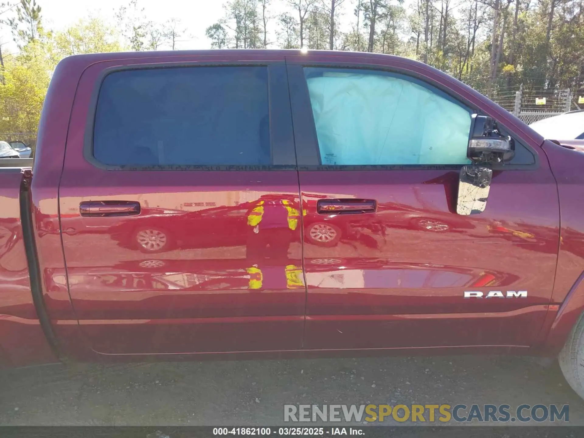 13 Photograph of a damaged car 1C6SRFJP2SN563237 RAM 1500 2025