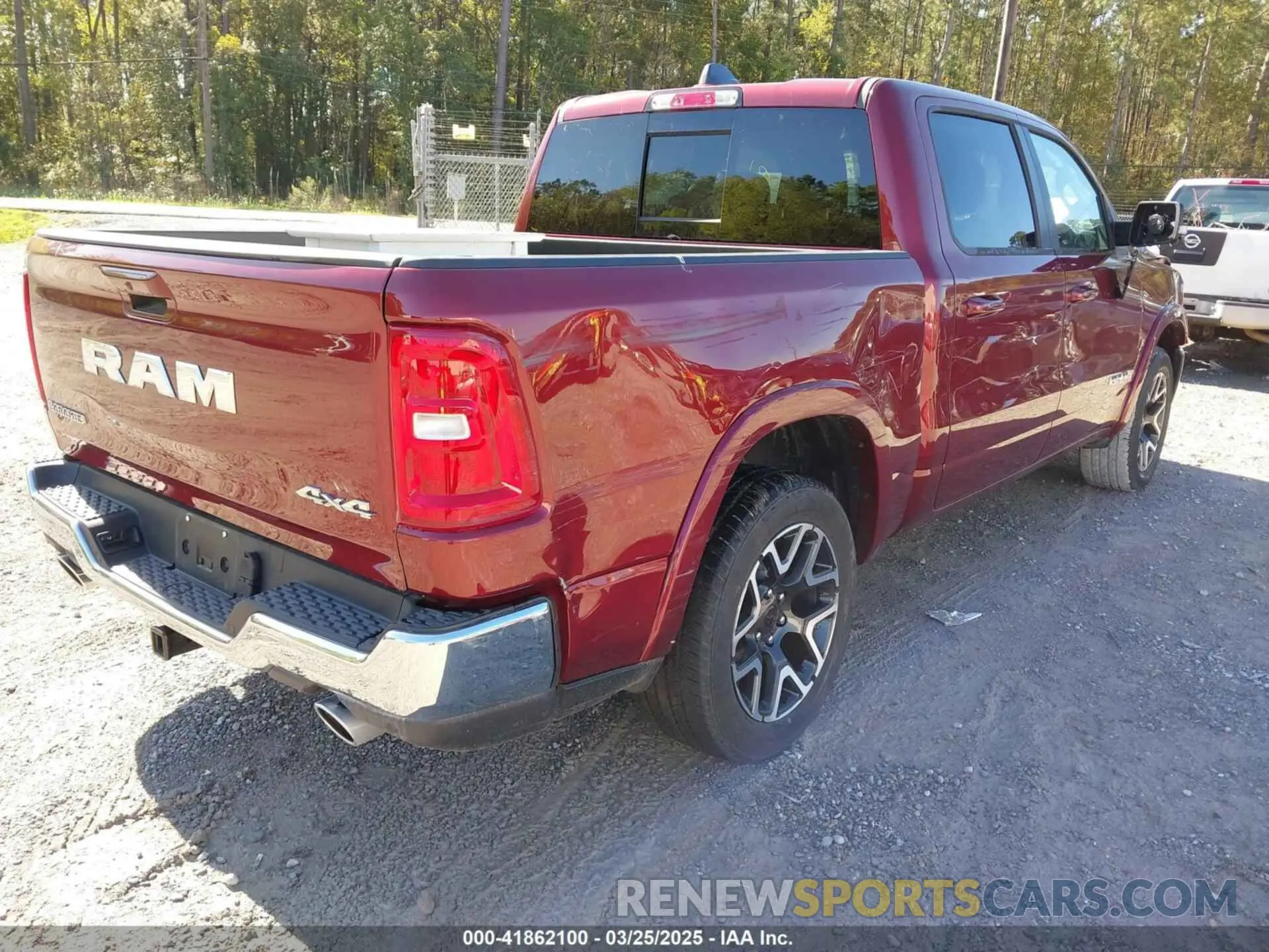 4 Photograph of a damaged car 1C6SRFJP2SN563237 RAM 1500 2025