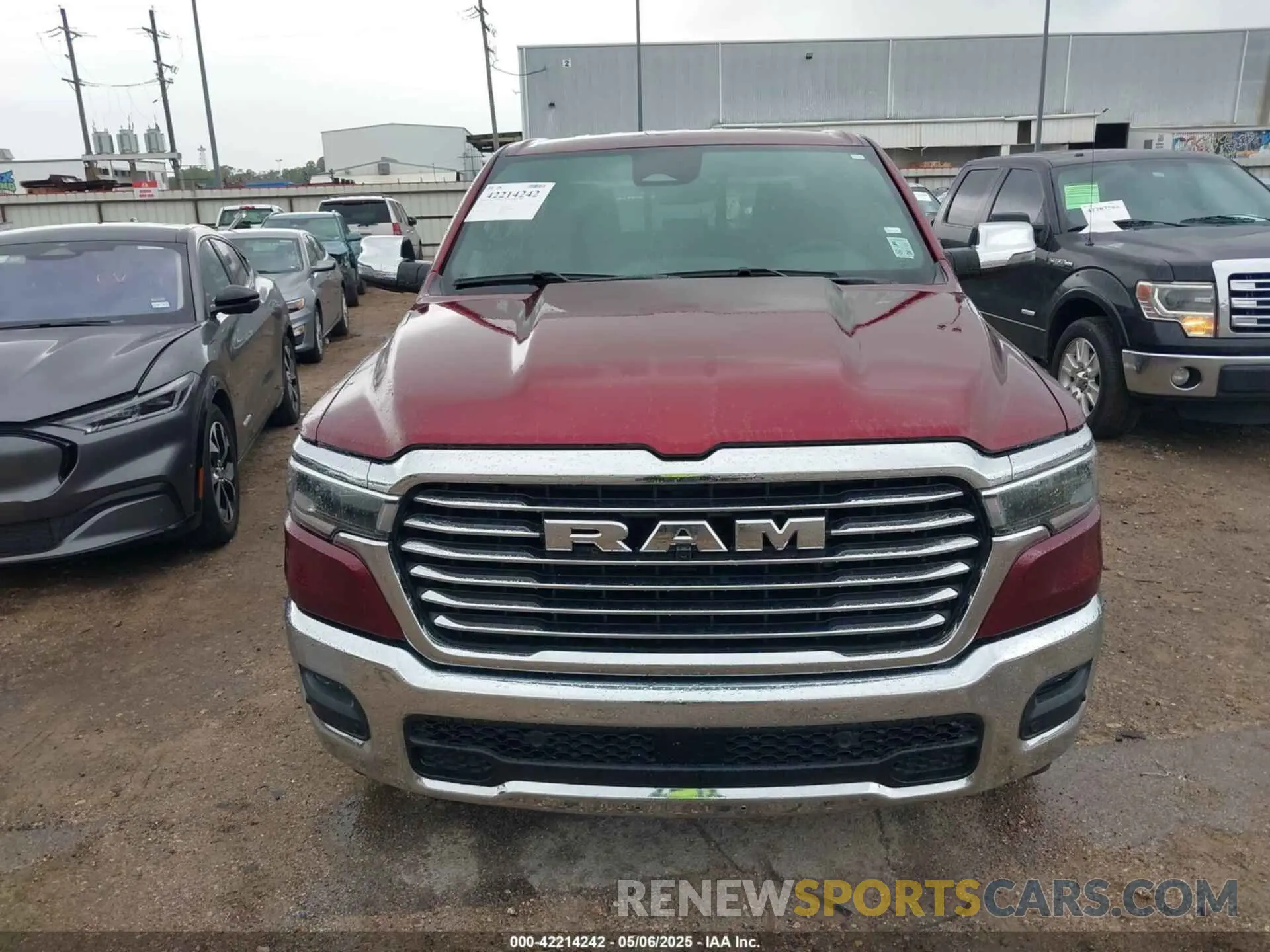 13 Photograph of a damaged car 1C6SRFJP6SN563032 RAM 1500 2025