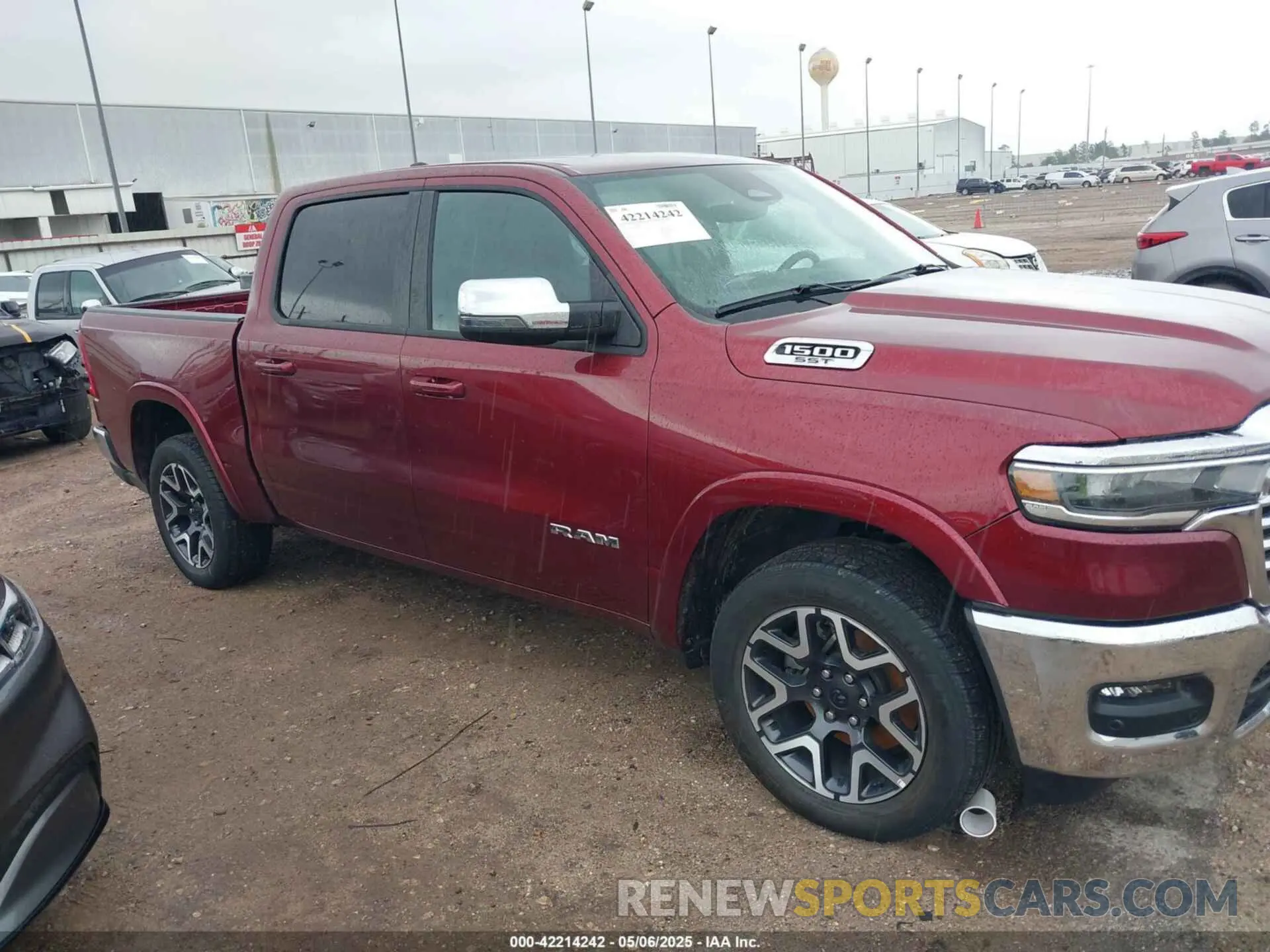 14 Photograph of a damaged car 1C6SRFJP6SN563032 RAM 1500 2025