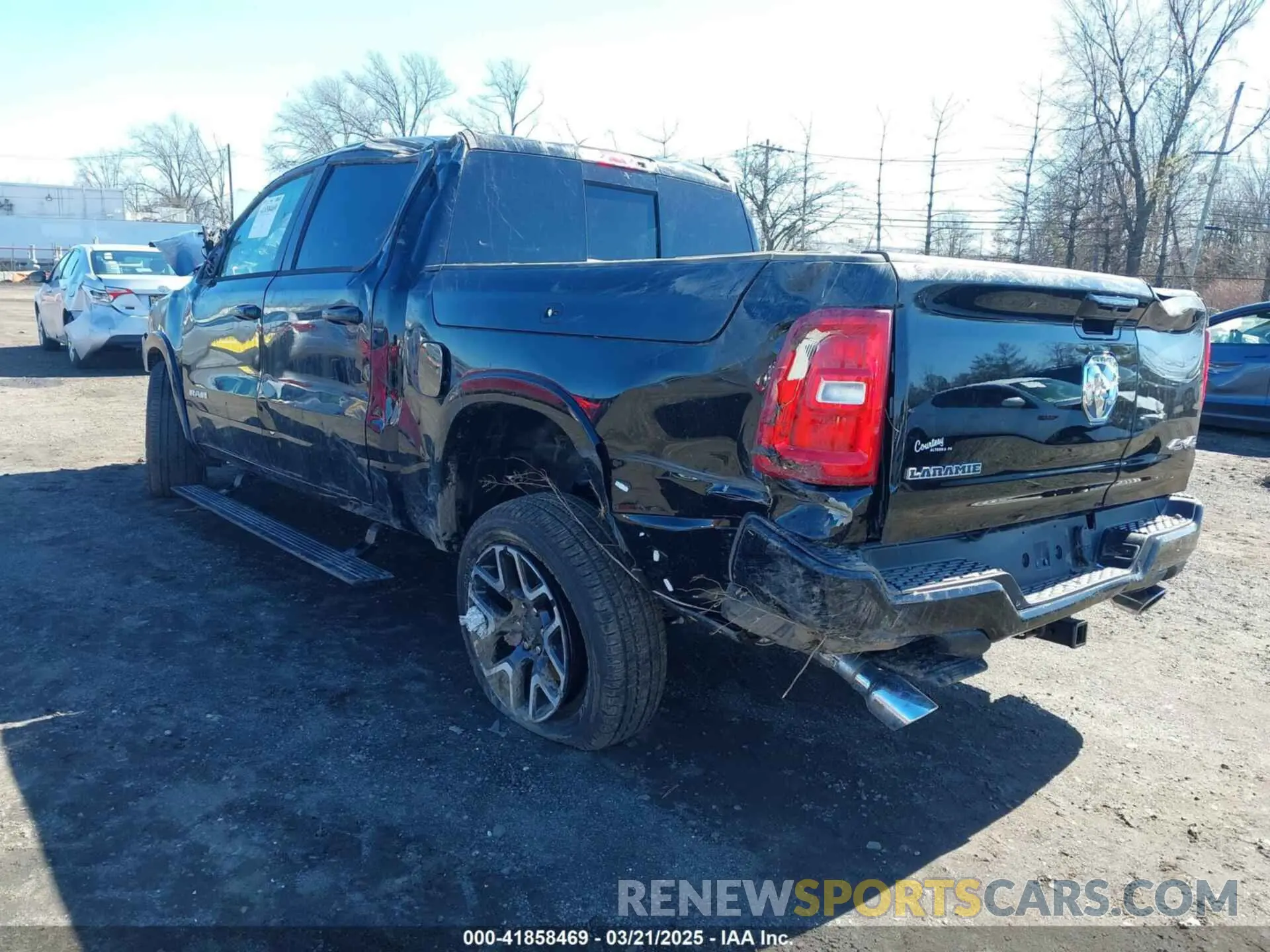 3 Photograph of a damaged car 1C6SRFJP6SN616635 RAM 1500 2025