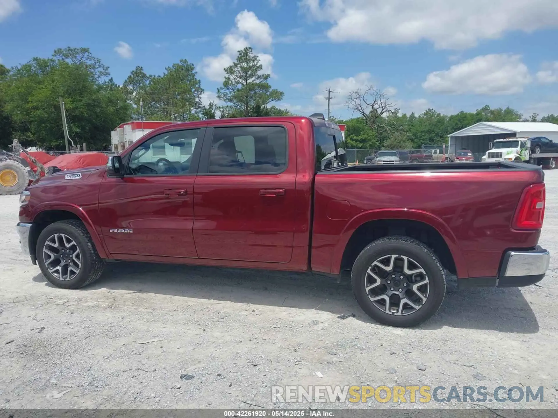 14 Photograph of a damaged car 1C6SRFJP7SN562357 RAM 1500 2025