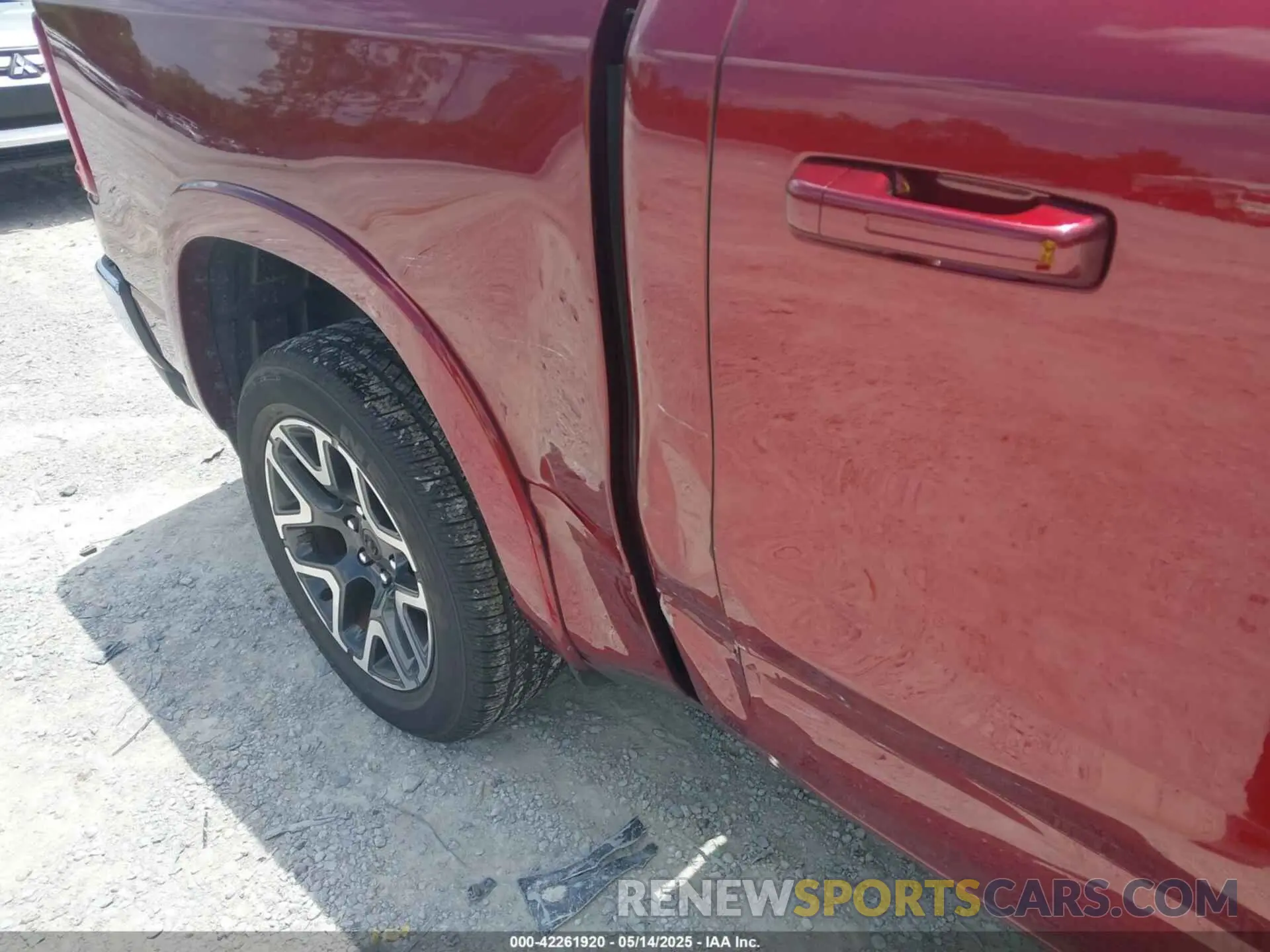 17 Photograph of a damaged car 1C6SRFJP7SN562357 RAM 1500 2025