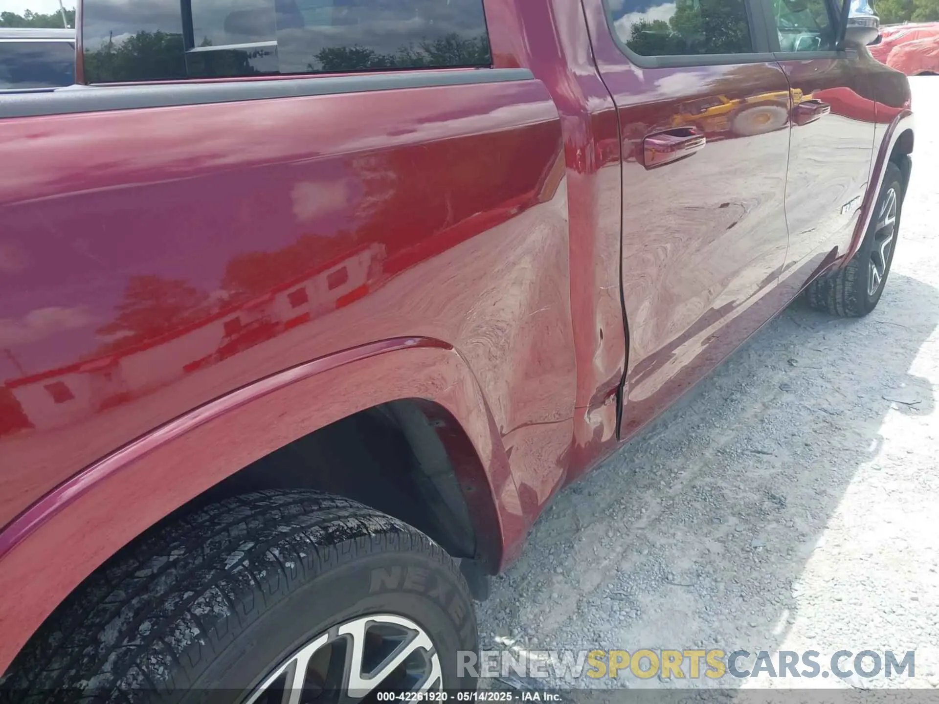 6 Photograph of a damaged car 1C6SRFJP7SN562357 RAM 1500 2025