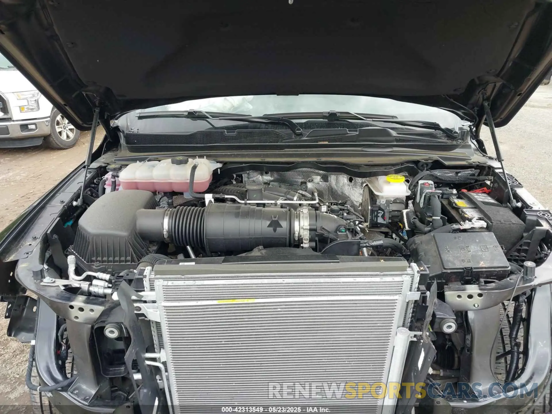 10 Photograph of a damaged car 1C6SRFJPXSN512942 RAM 1500 2025