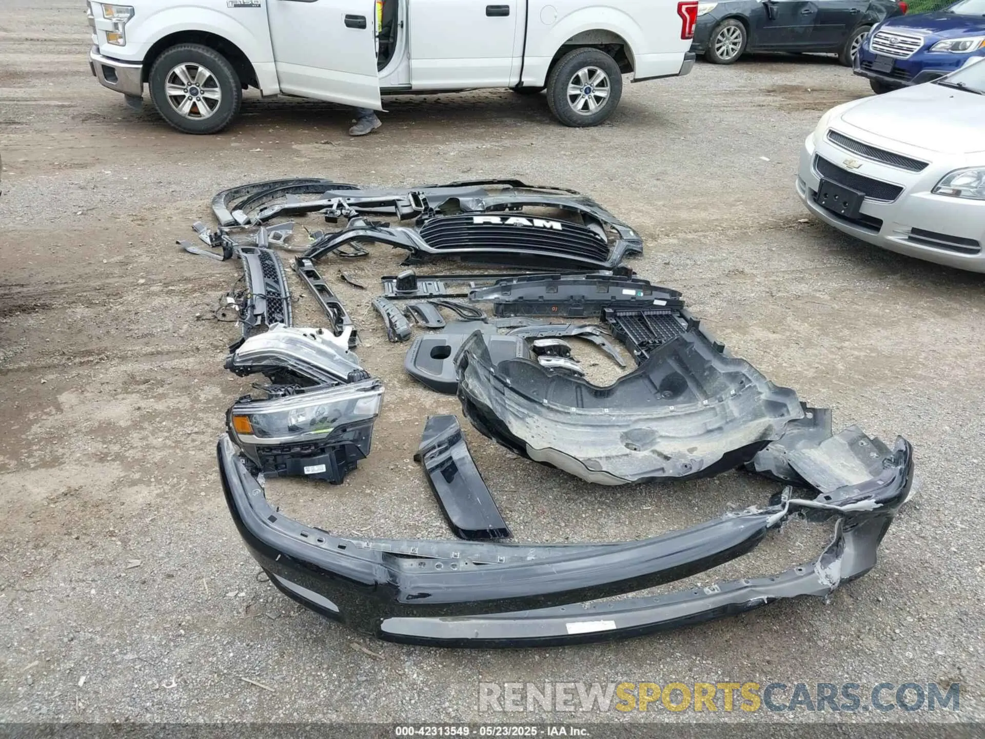 12 Photograph of a damaged car 1C6SRFJPXSN512942 RAM 1500 2025
