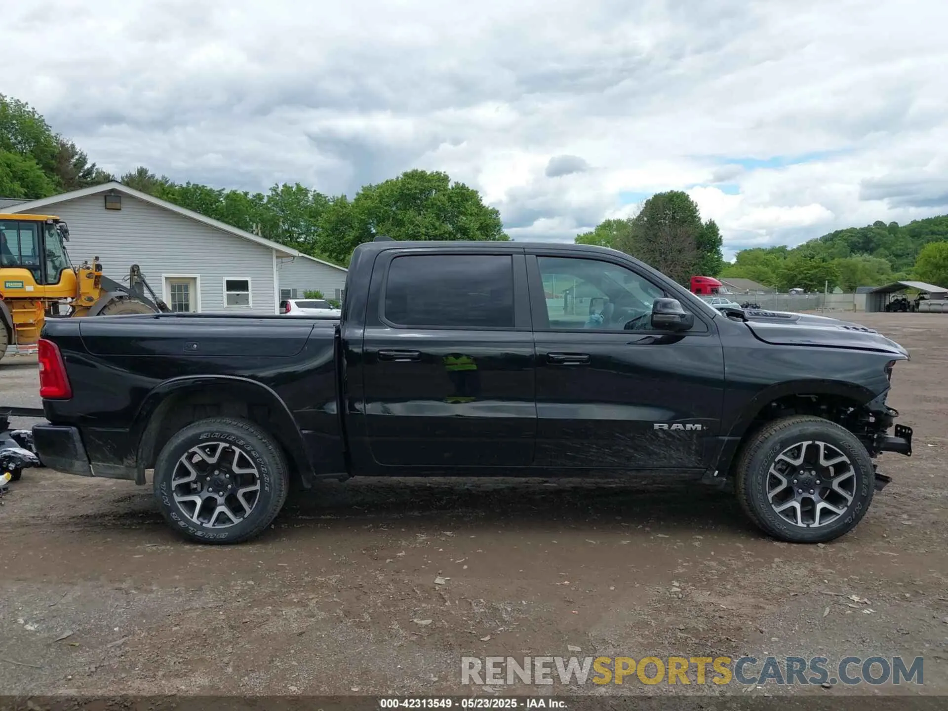 14 Photograph of a damaged car 1C6SRFJPXSN512942 RAM 1500 2025