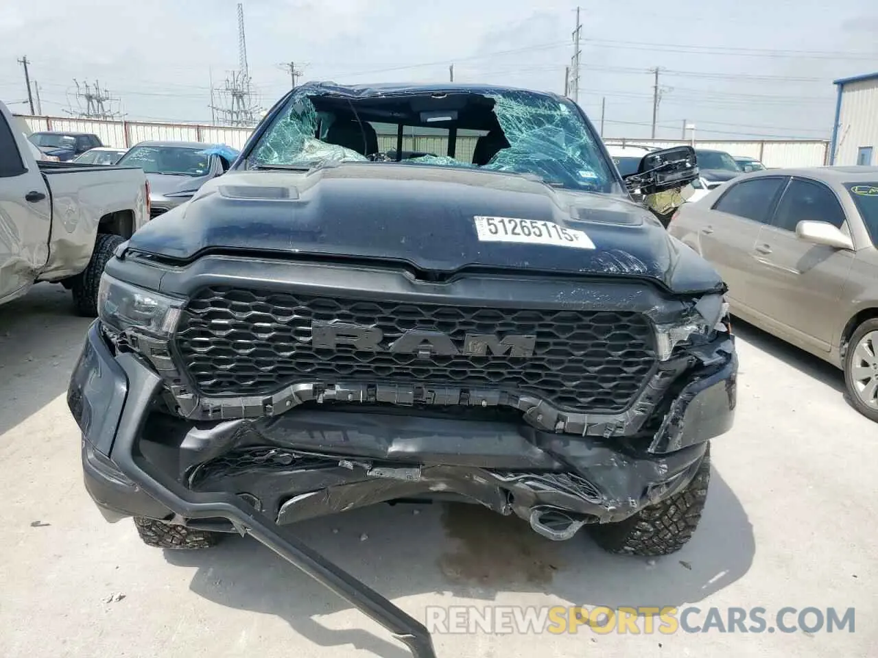 5 Photograph of a damaged car 1C6SRFLP8SN593646 RAM 1500 2025