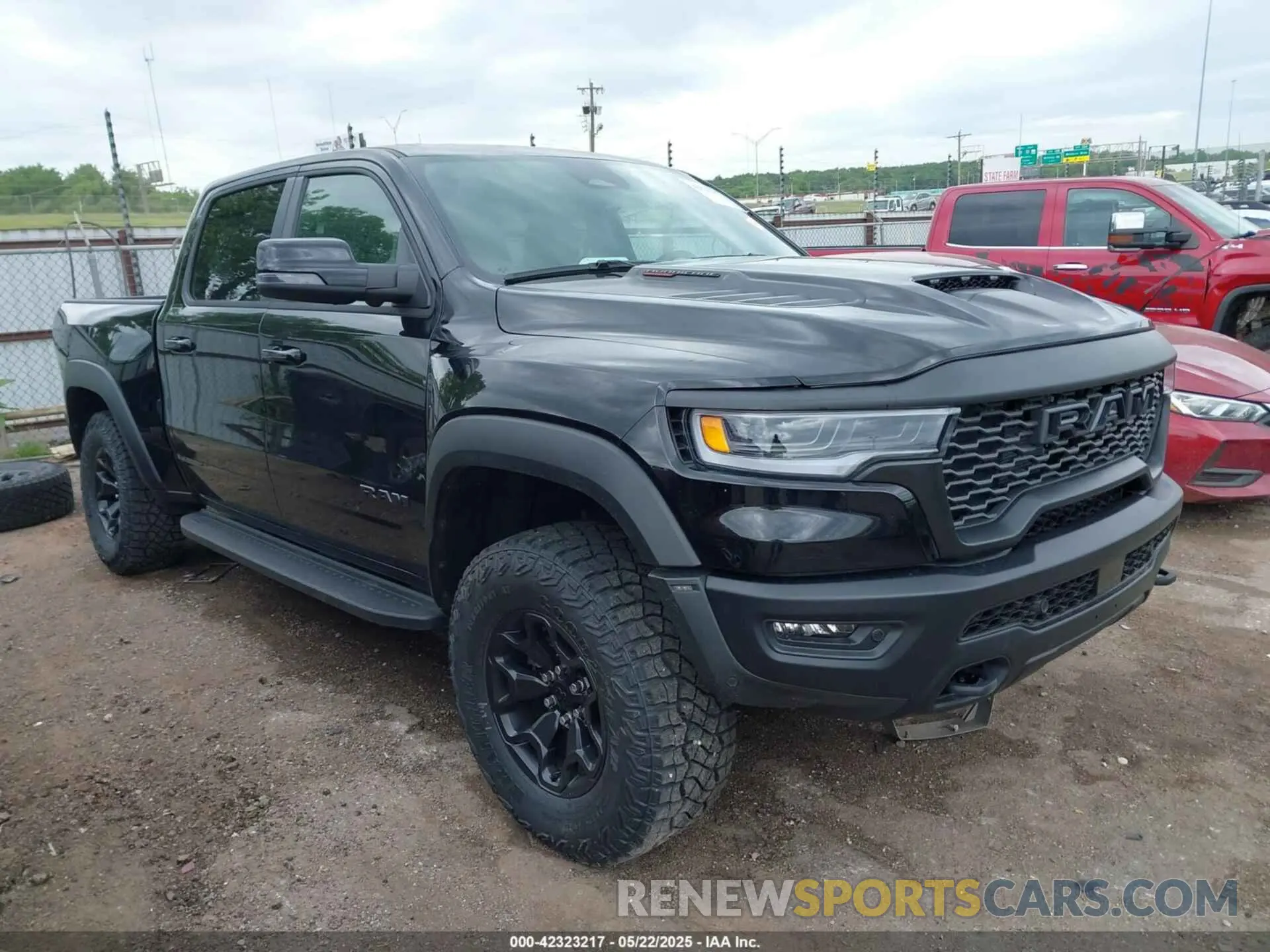 1 Photograph of a damaged car 1C6SRFUP7SN668299 RAM 1500 2025