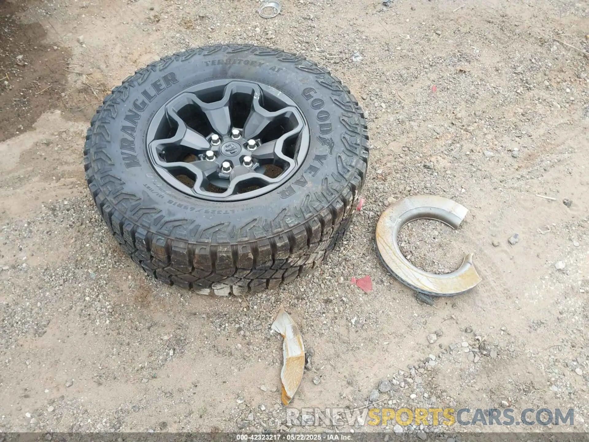12 Photograph of a damaged car 1C6SRFUP7SN668299 RAM 1500 2025
