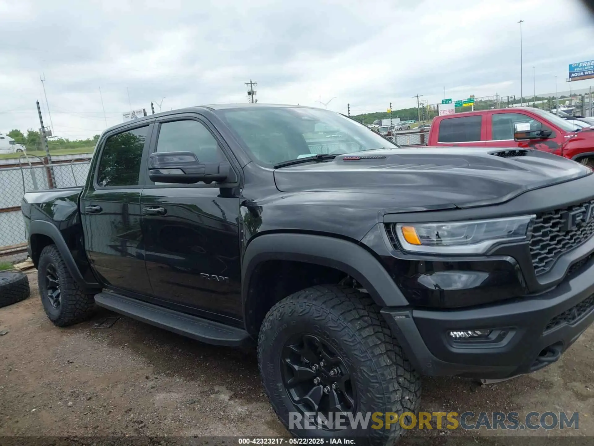 14 Photograph of a damaged car 1C6SRFUP7SN668299 RAM 1500 2025