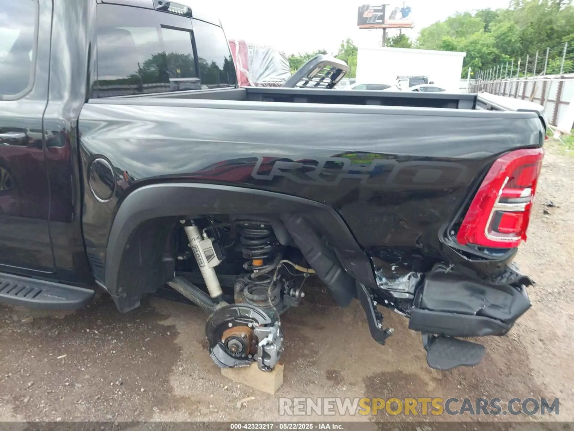 6 Photograph of a damaged car 1C6SRFUP7SN668299 RAM 1500 2025
