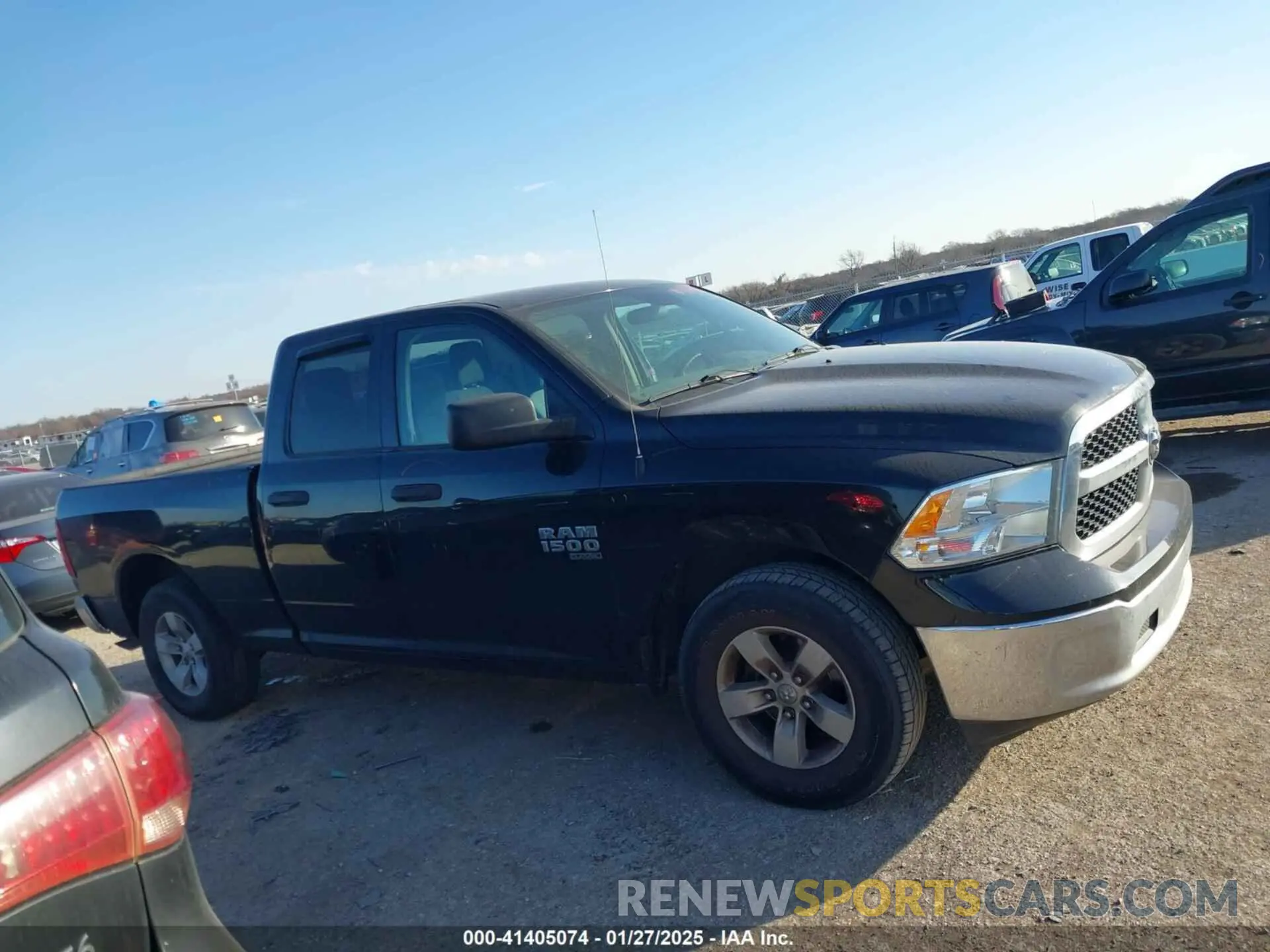 13 Photograph of a damaged car 1C6RR6FG0KS673793 RAM 1500 CLASSIC 2019