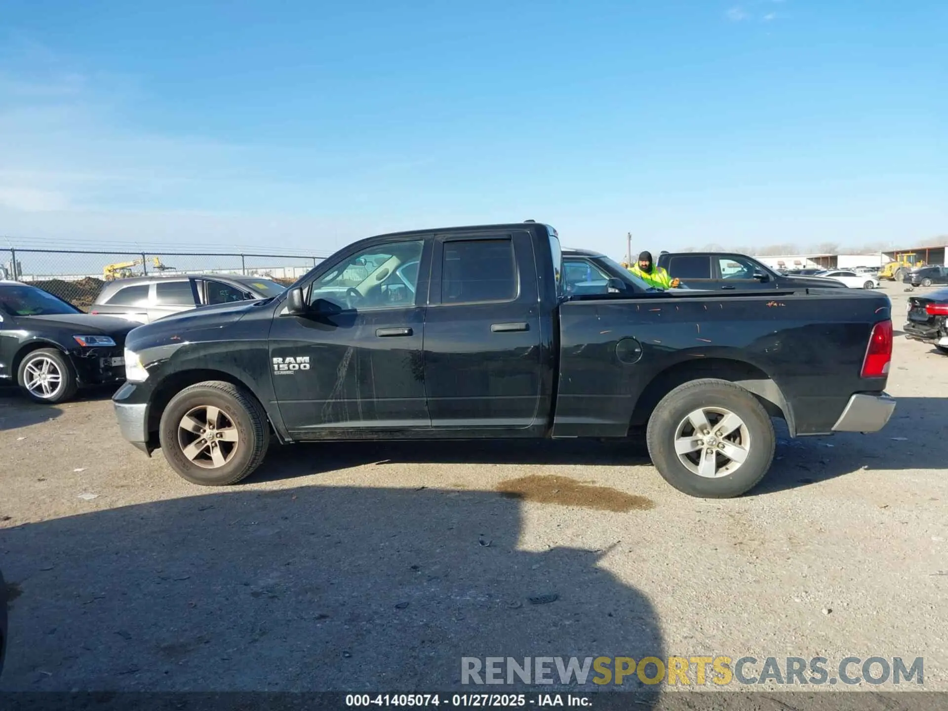 14 Photograph of a damaged car 1C6RR6FG0KS673793 RAM 1500 CLASSIC 2019