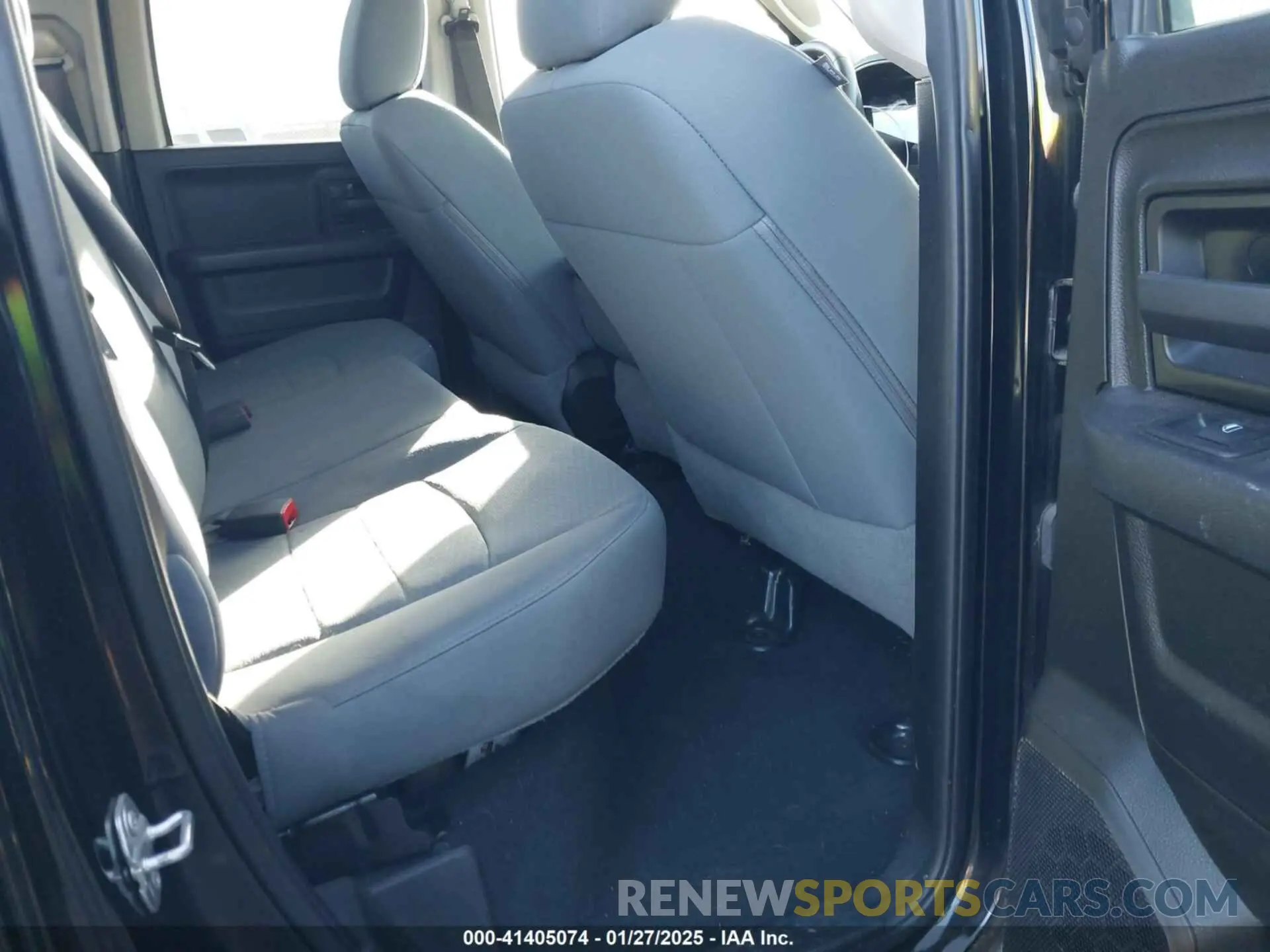 8 Photograph of a damaged car 1C6RR6FG0KS673793 RAM 1500 CLASSIC 2019
